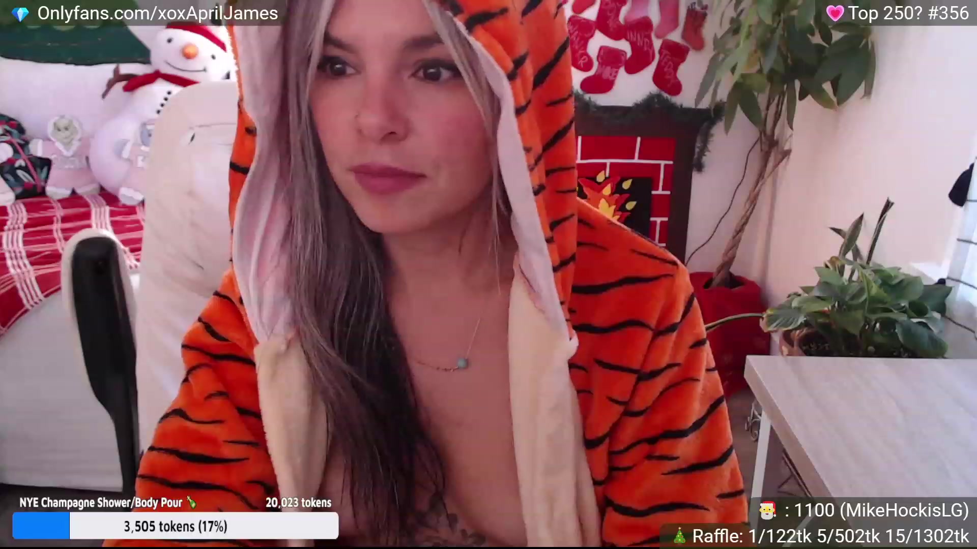 Gallery image thumbnail from AprilJames's myfreecams stream on, 12/31/2022, 19:04 image 6 of 20