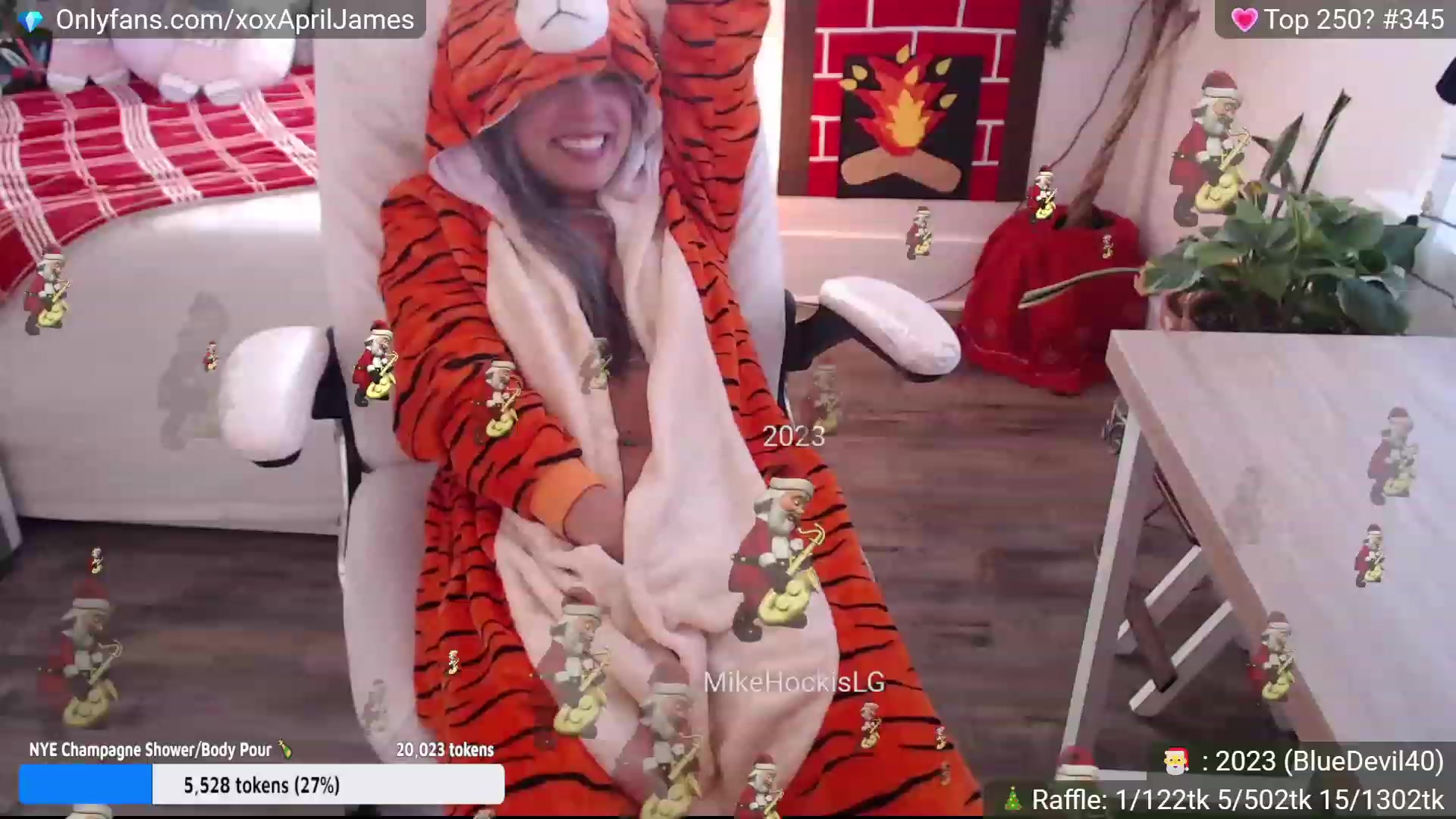 Gallery image thumbnail from AprilJames's myfreecams stream on, 12/31/2022, 19:04 image 10 of 20