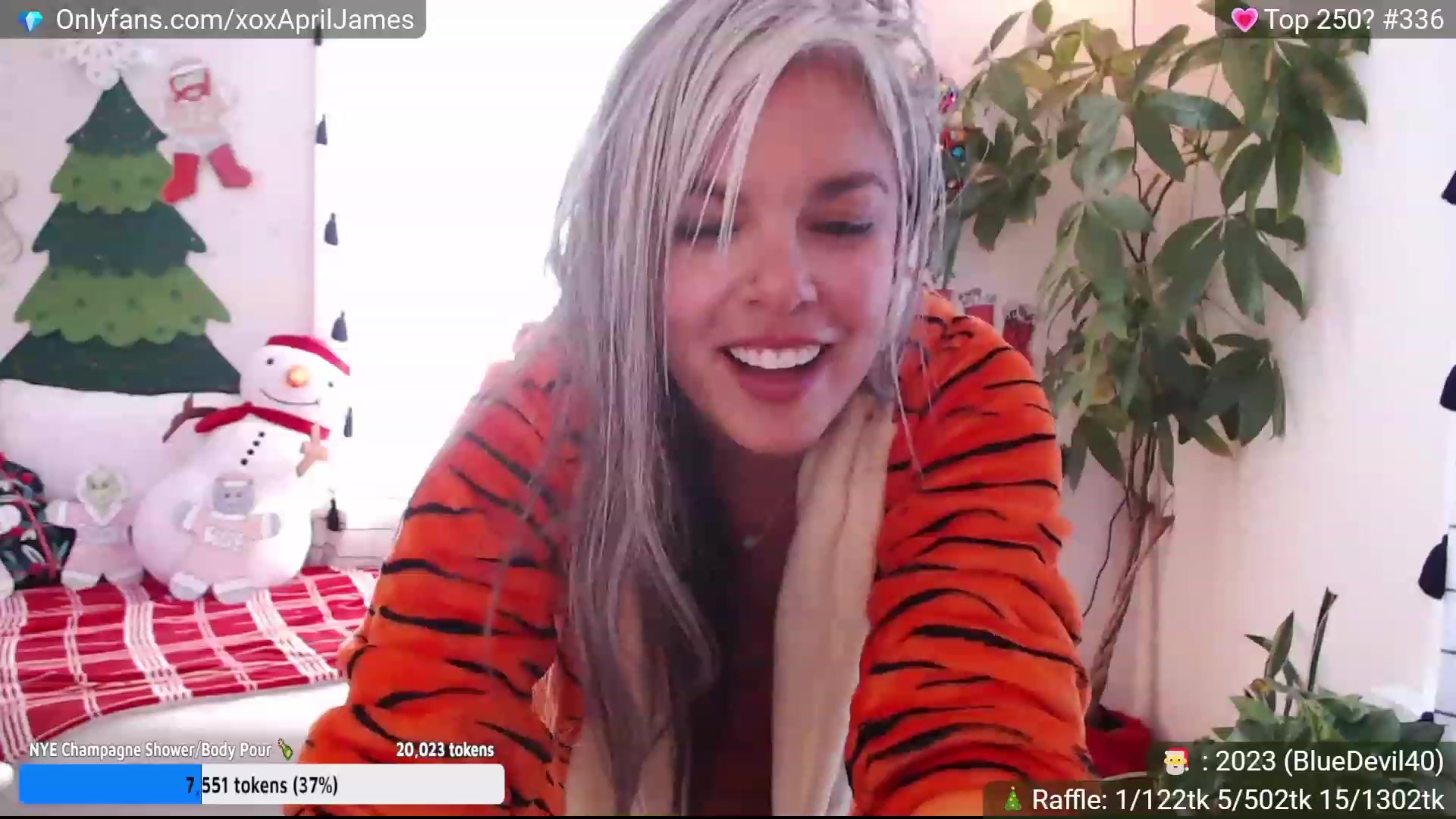 Gallery image thumbnail from AprilJames's myfreecams stream on, 12/31/2022, 19:04 image 19 of 20