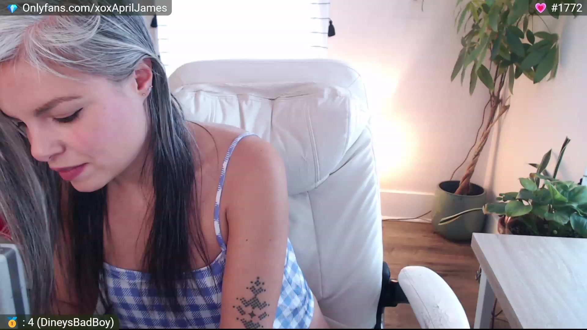 Gallery image thumbnail from AprilJames's myfreecams stream on, 01/06/2023, 19:27 image 3 of 20
