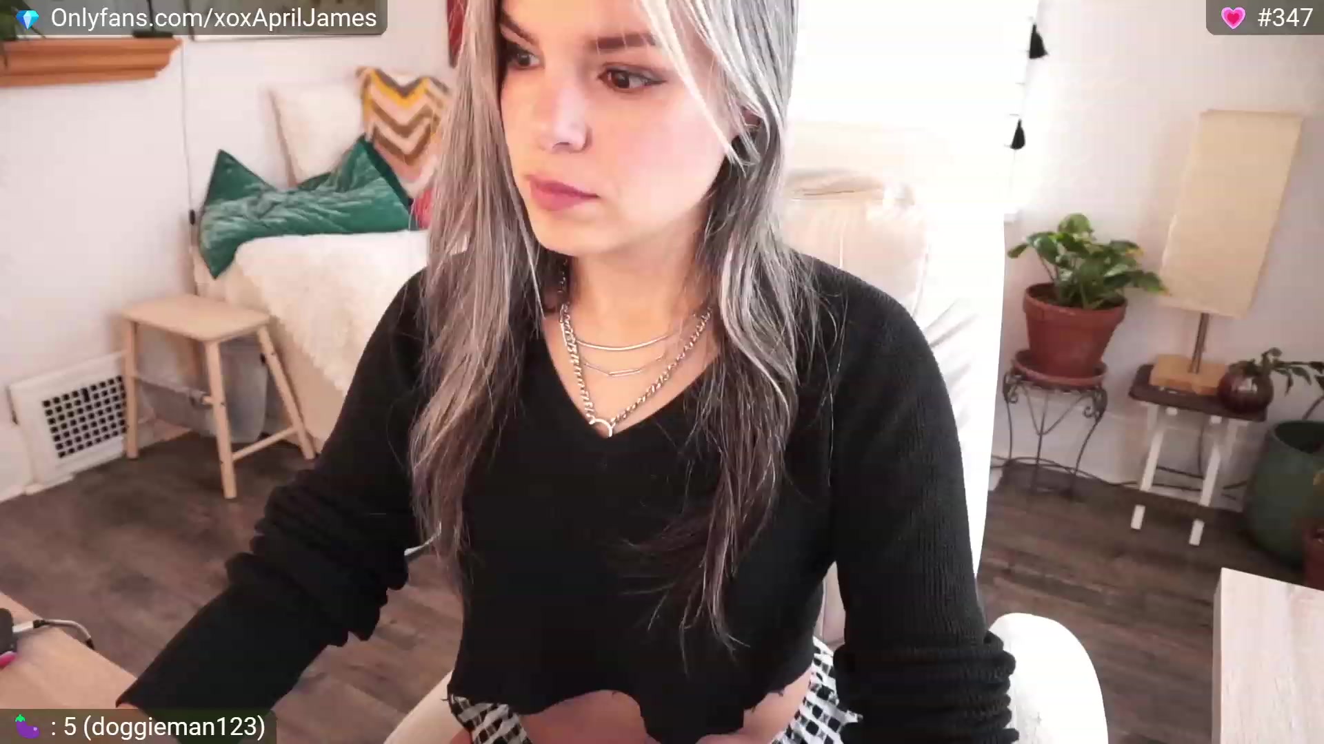 Gallery image thumbnail from AprilJames's myfreecams stream on, 01/16/2023, 17:36 image 8 of 20