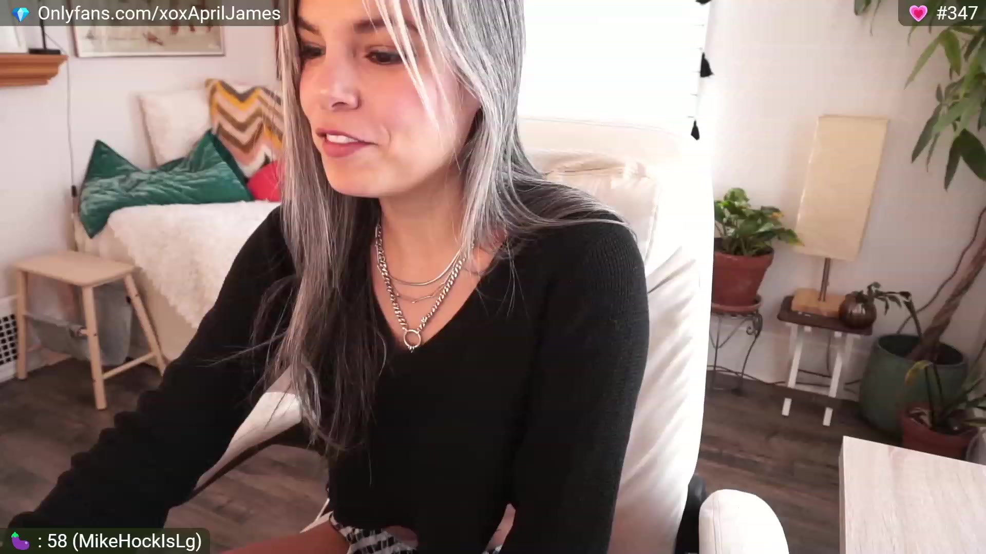 Gallery image thumbnail from AprilJames's myfreecams stream on, 01/16/2023, 17:36 image 13 of 20