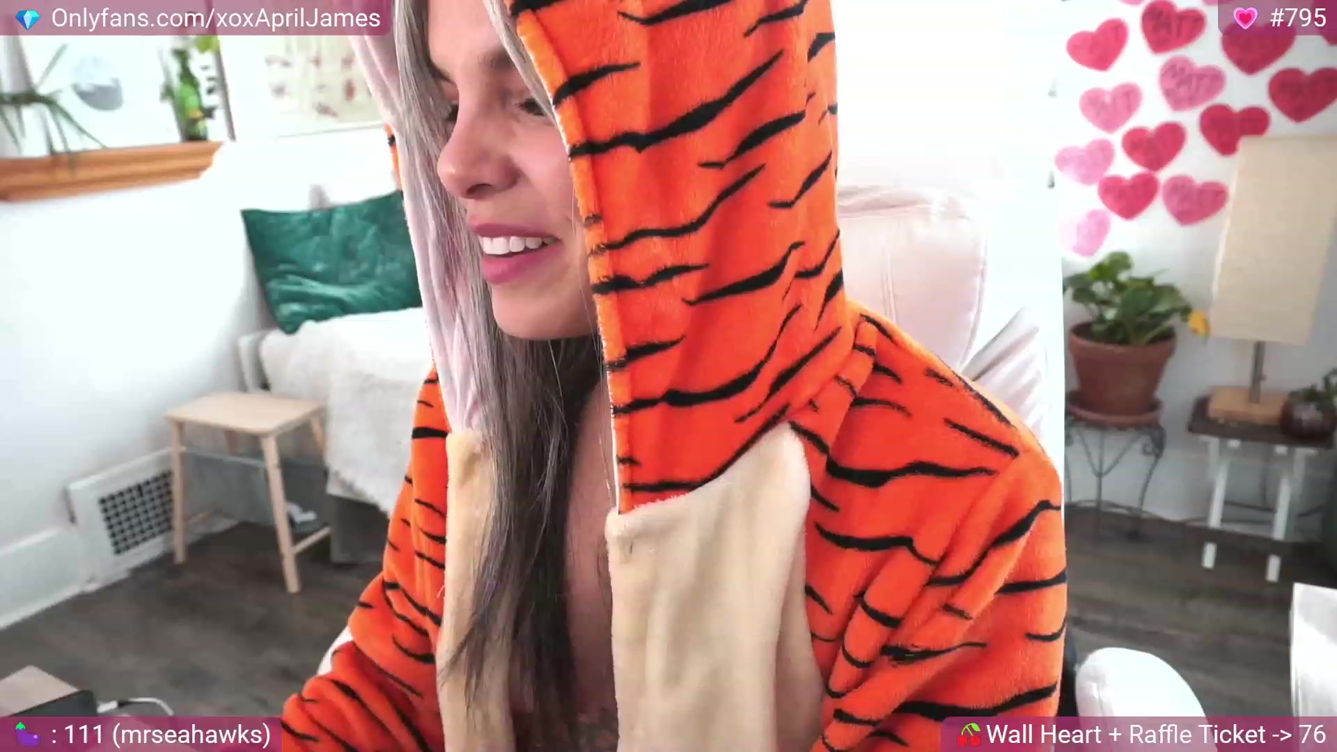 Gallery image thumbnail from AprilJames's myfreecams stream on, 02/05/2023, 17:08 image 10 of 20