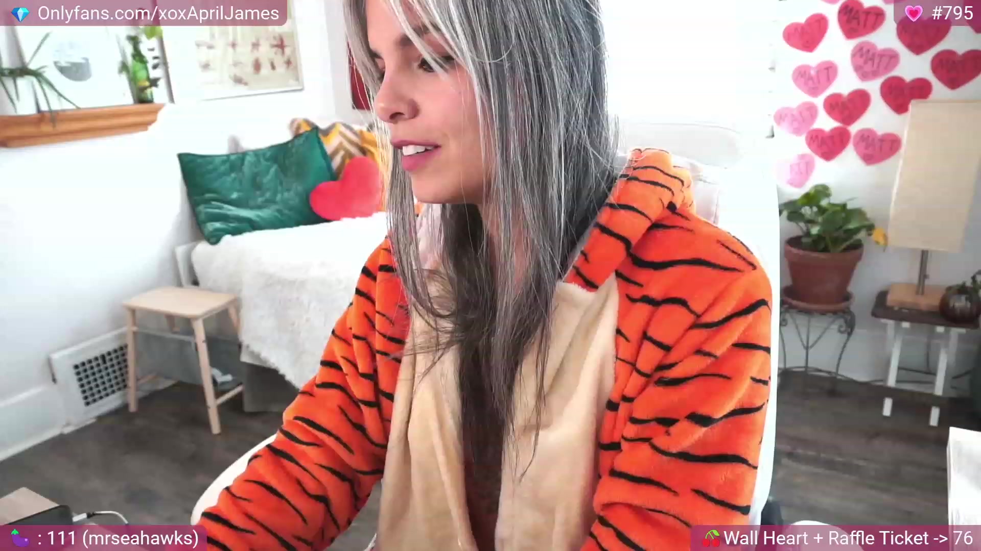 Gallery image thumbnail from AprilJames's myfreecams stream on, 02/05/2023, 17:08 image 15 of 20