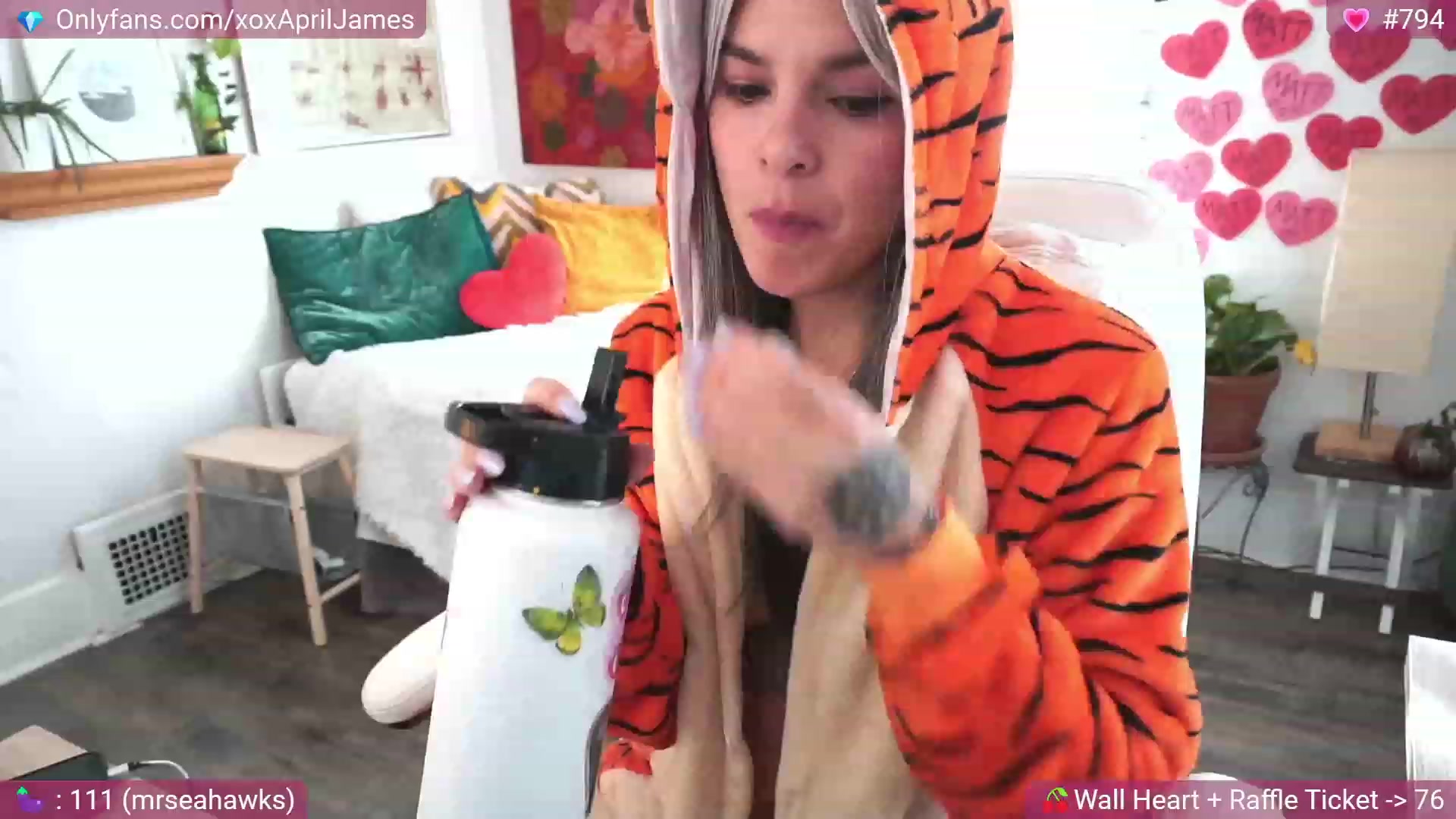 Gallery image thumbnail from AprilJames's myfreecams stream on, 02/05/2023, 17:08 image 12 of 20