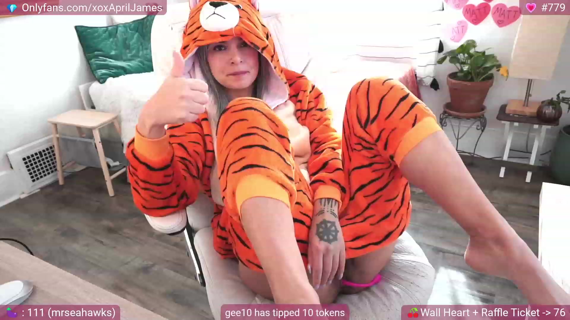 Gallery image thumbnail from AprilJames's myfreecams stream on, 02/05/2023, 19:54 image 4 of 20