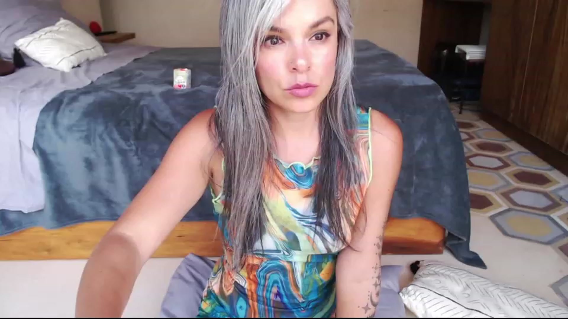 Gallery image thumbnail from AprilJames's myfreecams stream on, 03/02/2023, 16:27 image 4 of 20