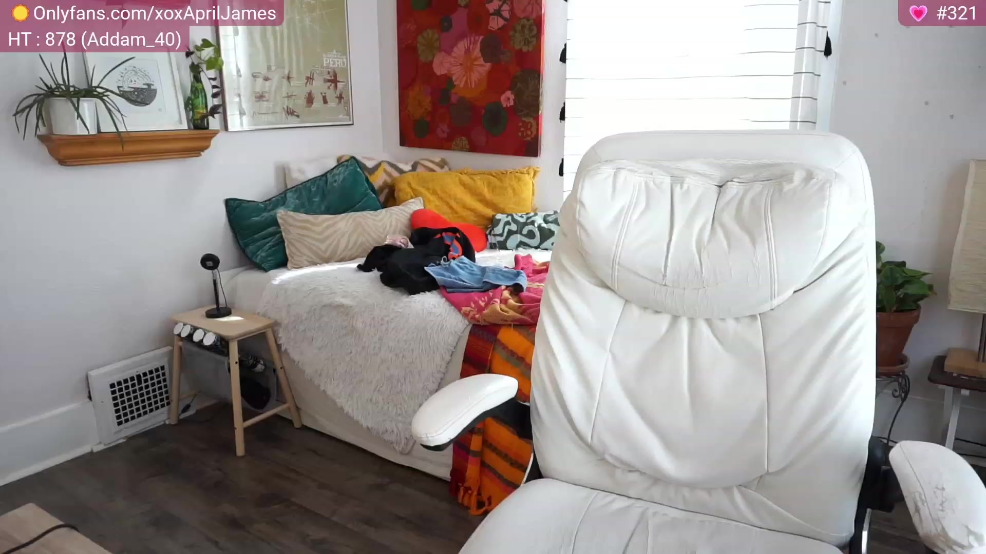 Gallery image thumbnail from AprilJames's myfreecams stream on, 03/18/2023, 21:08 image 5 of 20