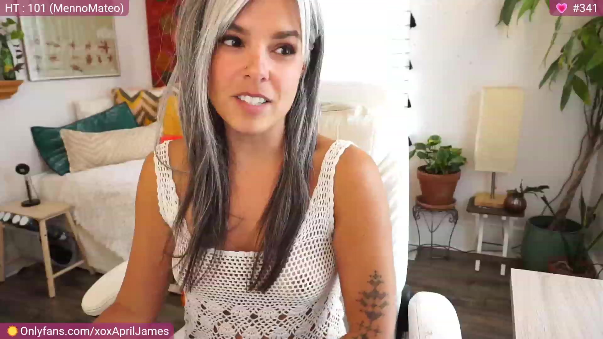 Gallery image thumbnail from AprilJames's myfreecams stream on, 03/22/2023, 18:28 image 15 of 20