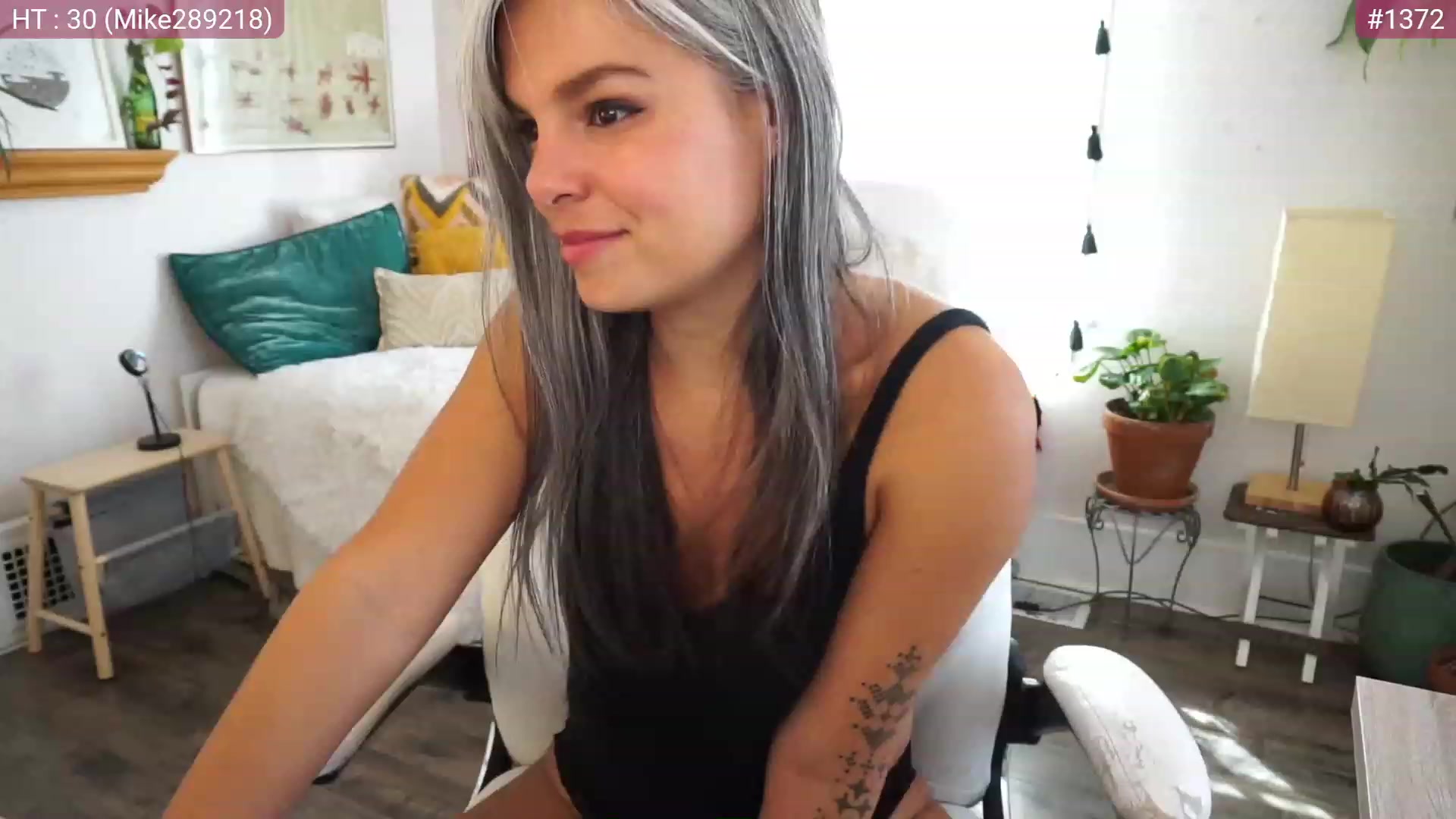 Gallery image thumbnail from AprilJames's myfreecams stream on, 04/06/2023, 17:25 image 9 of 20