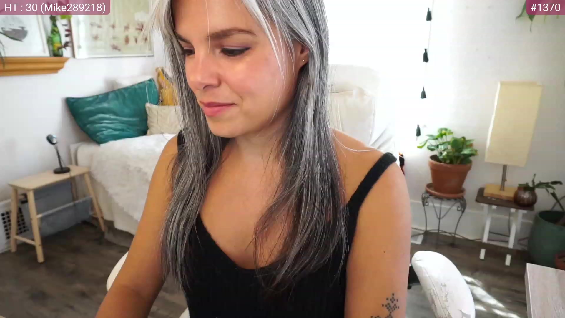 Gallery image thumbnail from AprilJames's myfreecams stream on, 04/06/2023, 17:25 image 8 of 20