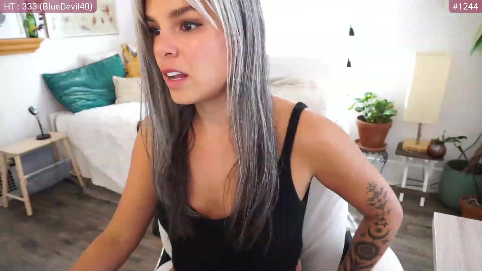Gallery image thumbnail from AprilJames's myfreecams stream on, 04/06/2023, 17:57 image 18 of 20