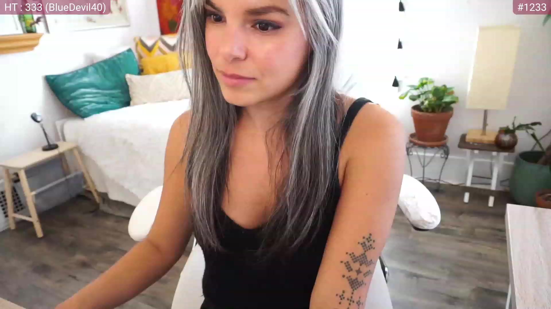 Gallery image thumbnail from AprilJames's myfreecams stream on, 04/06/2023, 19:07 image 10 of 20