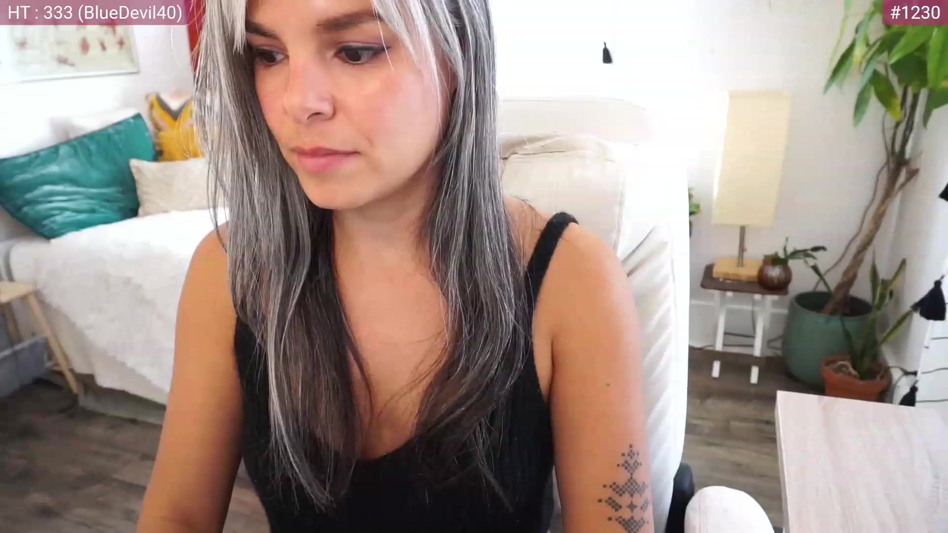 Gallery image thumbnail from AprilJames's myfreecams stream on, 04/06/2023, 19:07 image 7 of 20