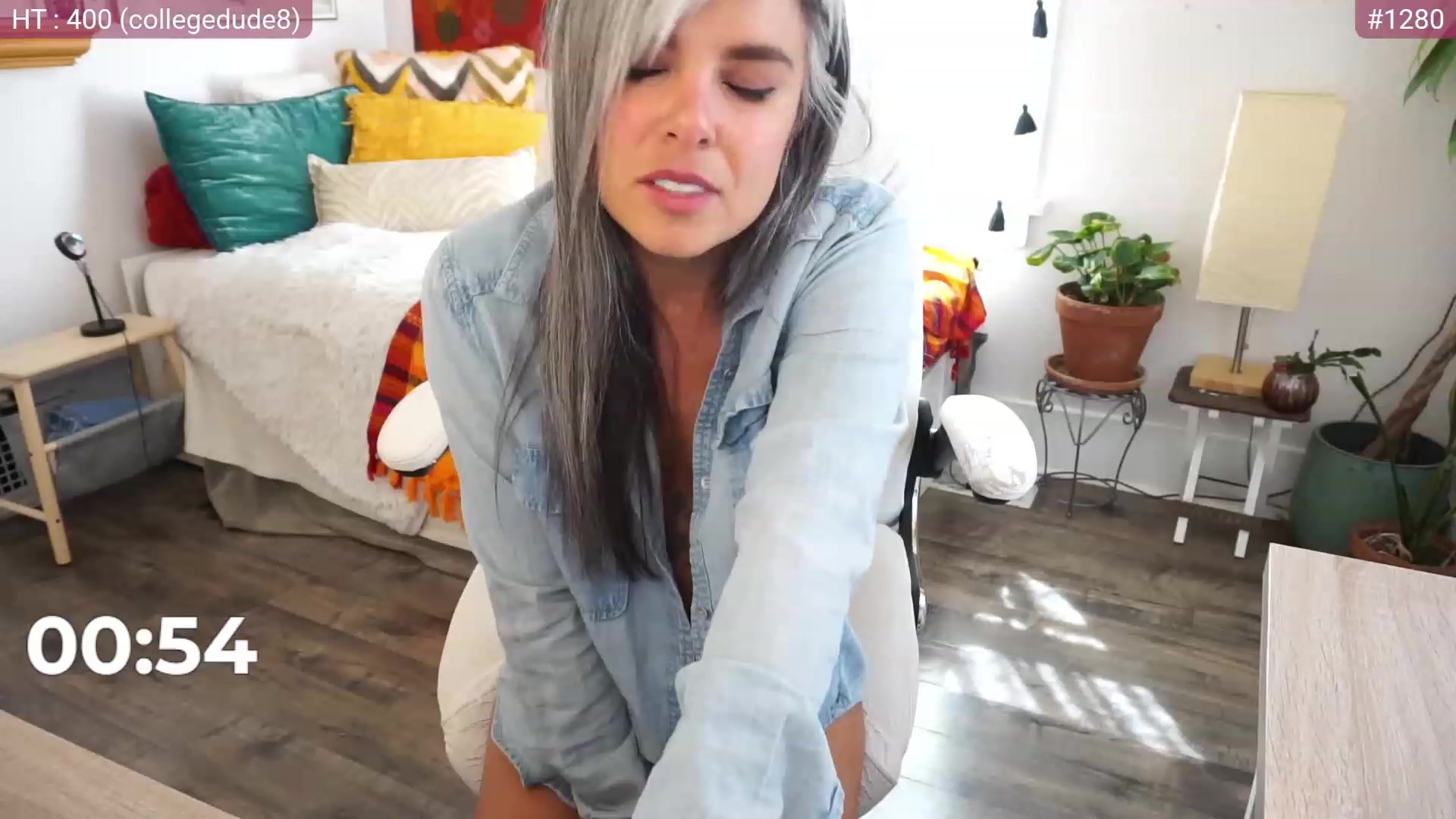 Gallery image thumbnail from AprilJames's myfreecams stream on, 04/07/2023, 17:59 image 15 of 20