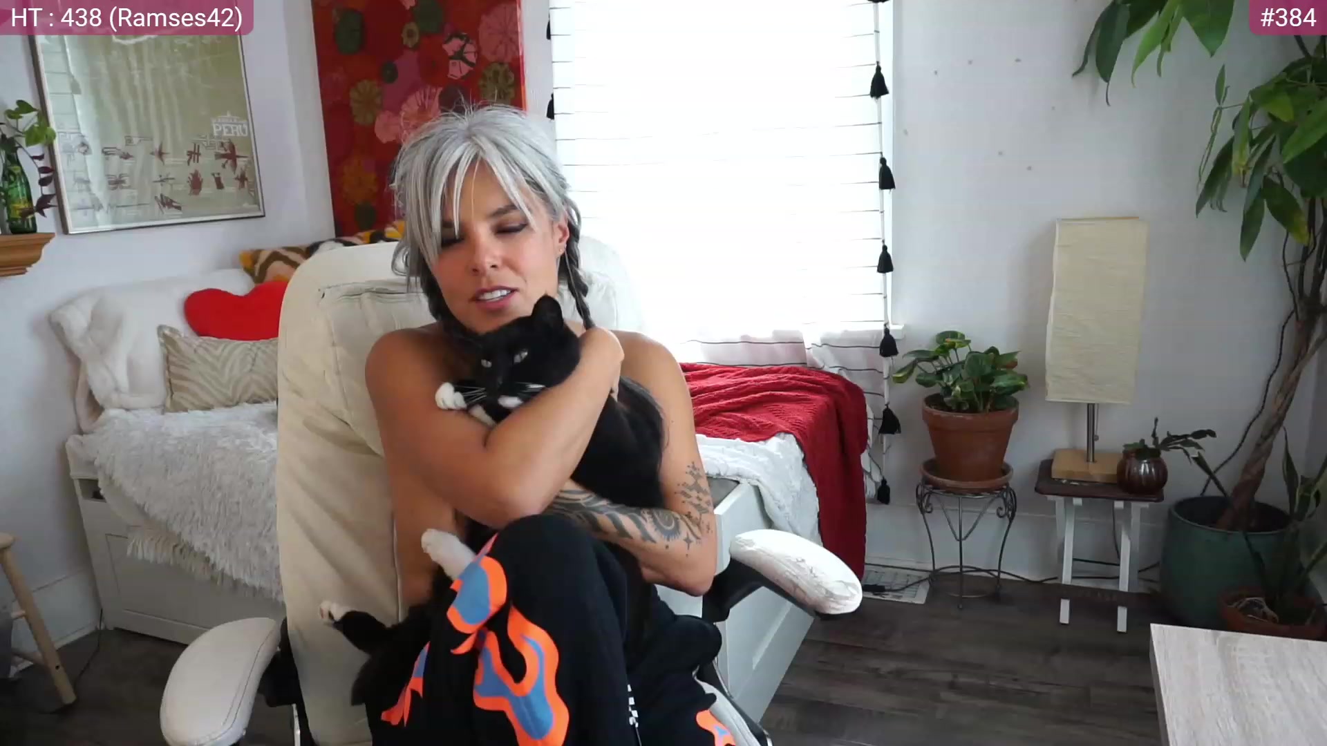 Gallery image thumbnail from AprilJames's myfreecams stream on, 04/08/2023, 21:11 image 9 of 20