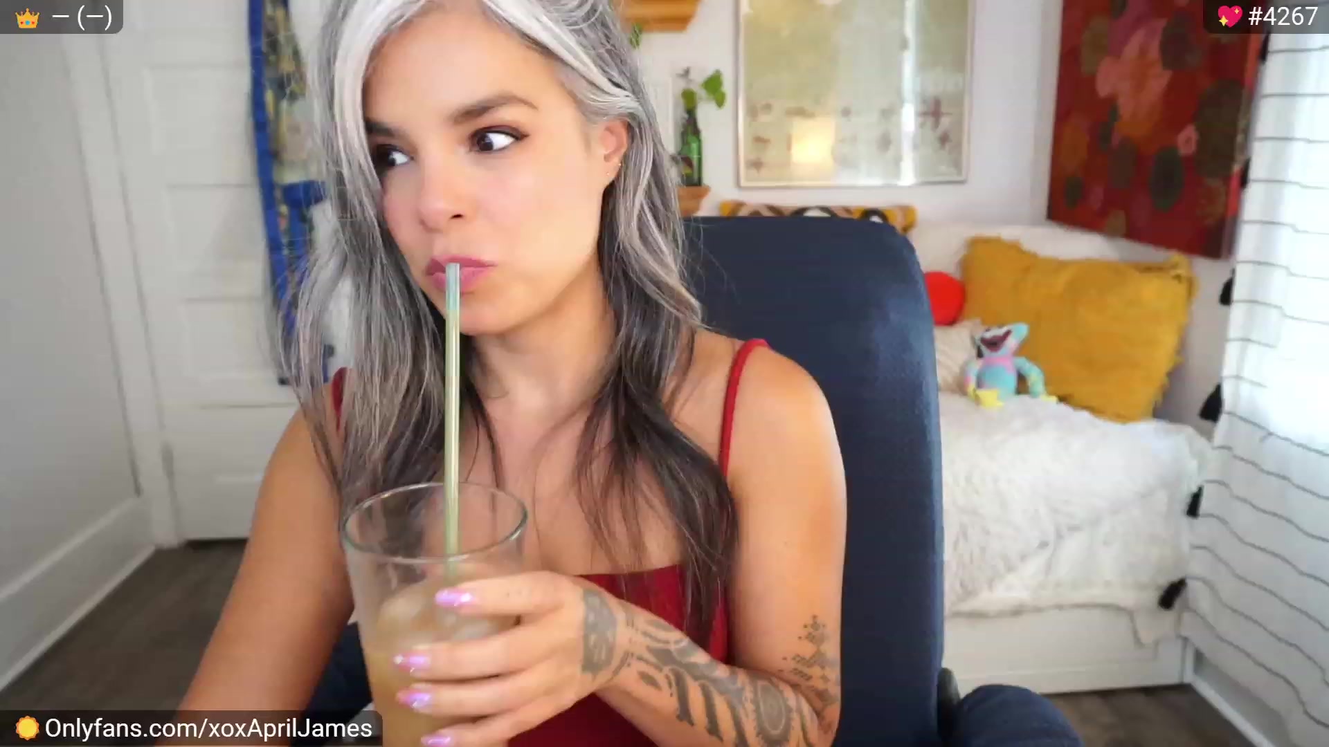 Gallery image thumbnail from AprilJames's myfreecams stream on, 05/05/2023, 20:36 image 1 of 20
