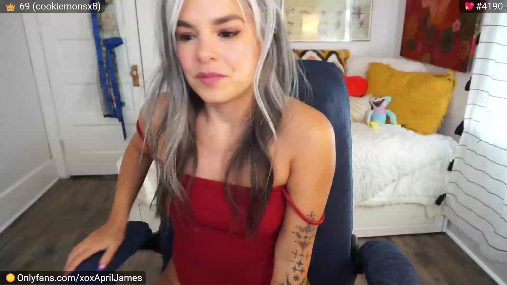 Gallery image thumbnail from AprilJames's myfreecams stream on, 05/05/2023, 20:36 image 2 of 20