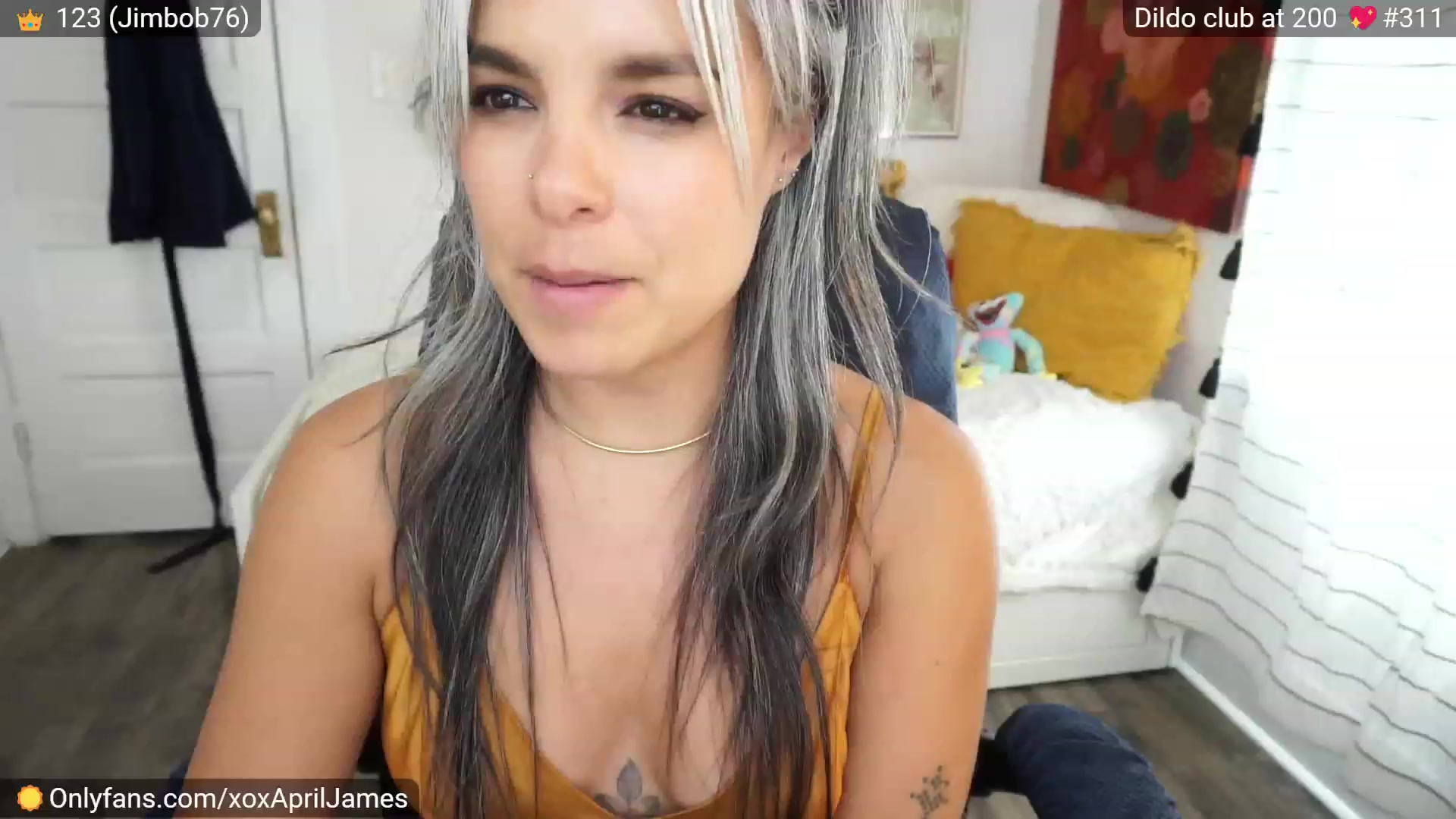 Gallery image thumbnail from AprilJames's myfreecams stream on, 05/07/2023, 19:16 image 15 of 20
