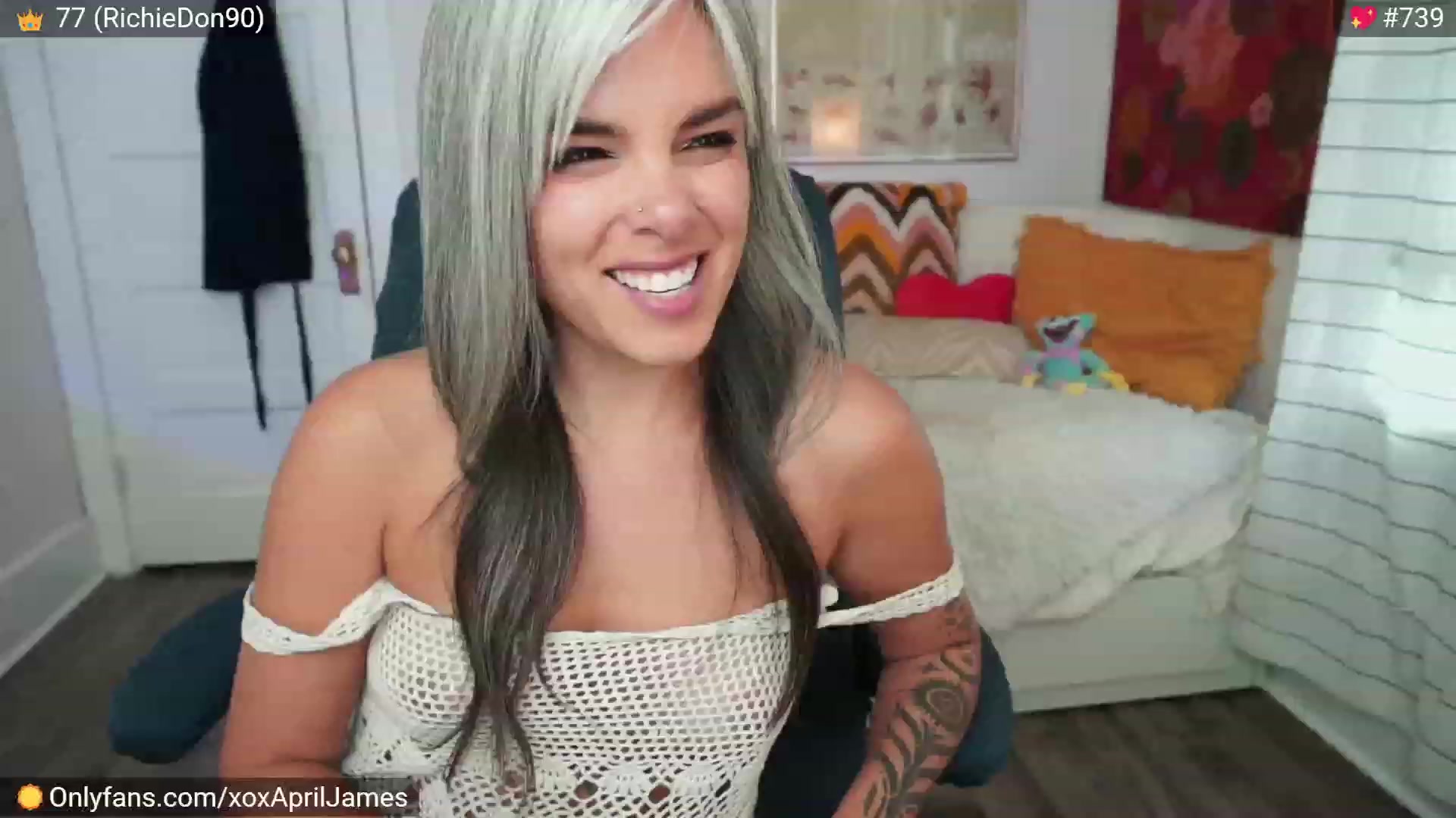 Gallery image thumbnail from AprilJames's myfreecams stream on, 05/15/2023, 23:27 image 10 of 20