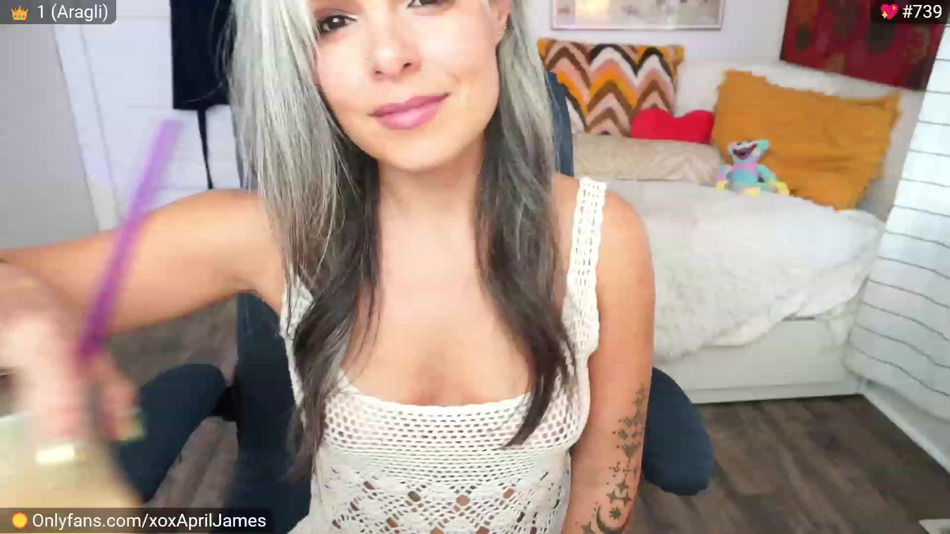 Gallery image thumbnail from AprilJames's myfreecams stream on, 05/15/2023, 23:27 image 1 of 20