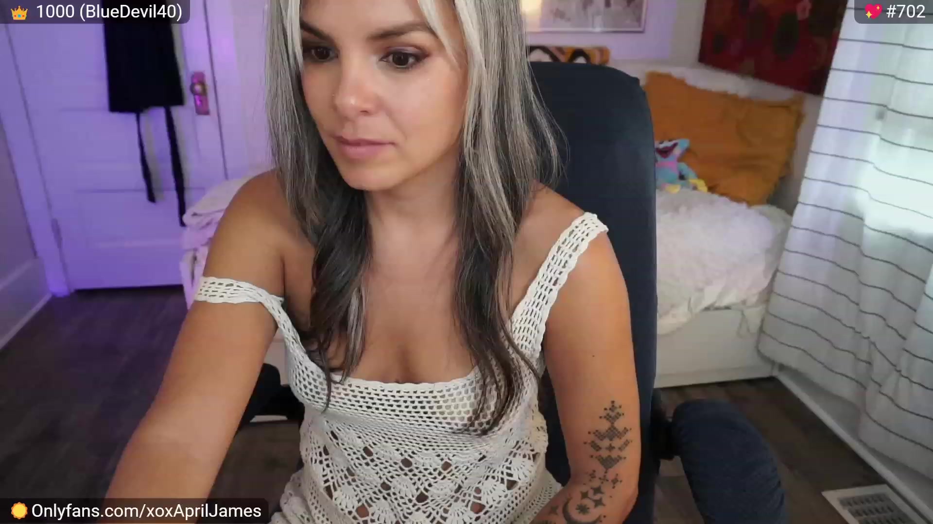 Gallery image thumbnail from AprilJames's myfreecams stream on, 05/16/2023, 24:17 image 18 of 20