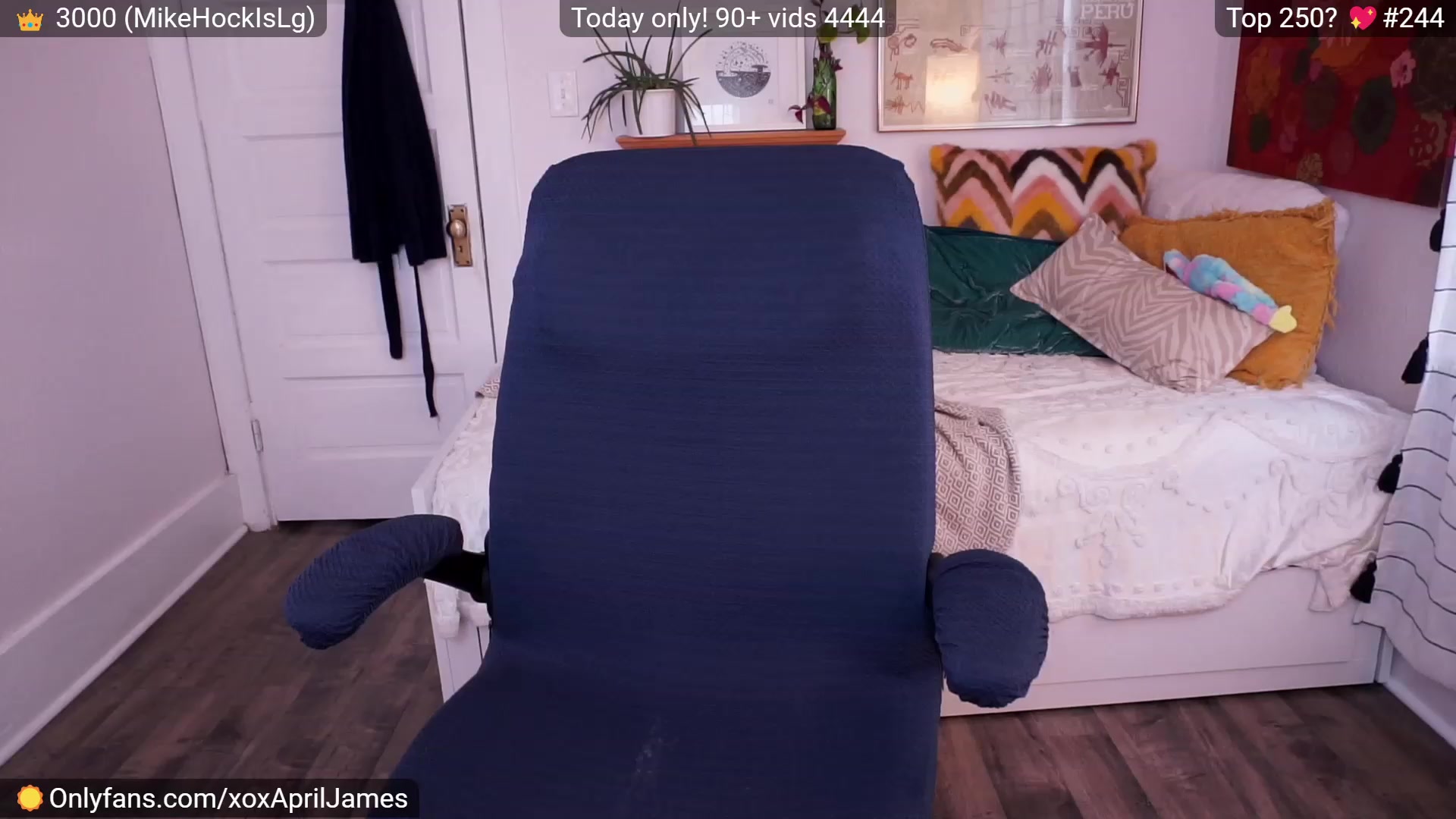 Gallery image thumbnail from AprilJames's myfreecams stream on, 06/04/2023, 18:47 image 12 of 20