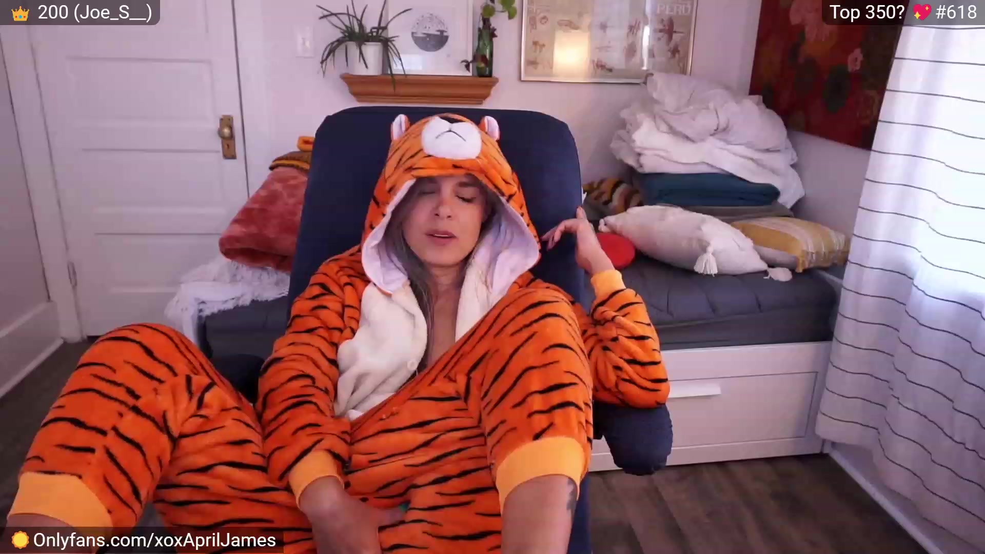 Gallery image thumbnail from AprilJames's myfreecams stream on, 06/10/2023, 17:48 image 4 of 20