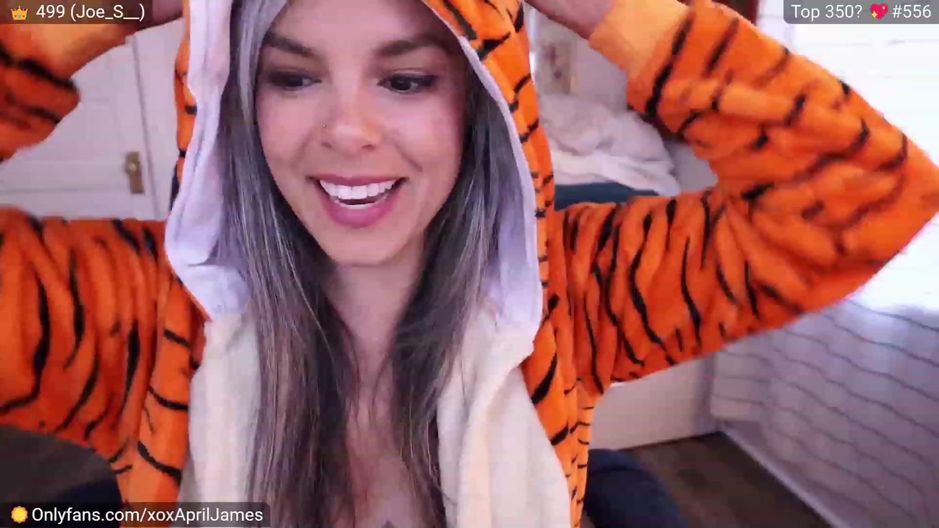 Gallery image thumbnail from AprilJames's myfreecams stream on, 06/10/2023, 17:48 image 7 of 20