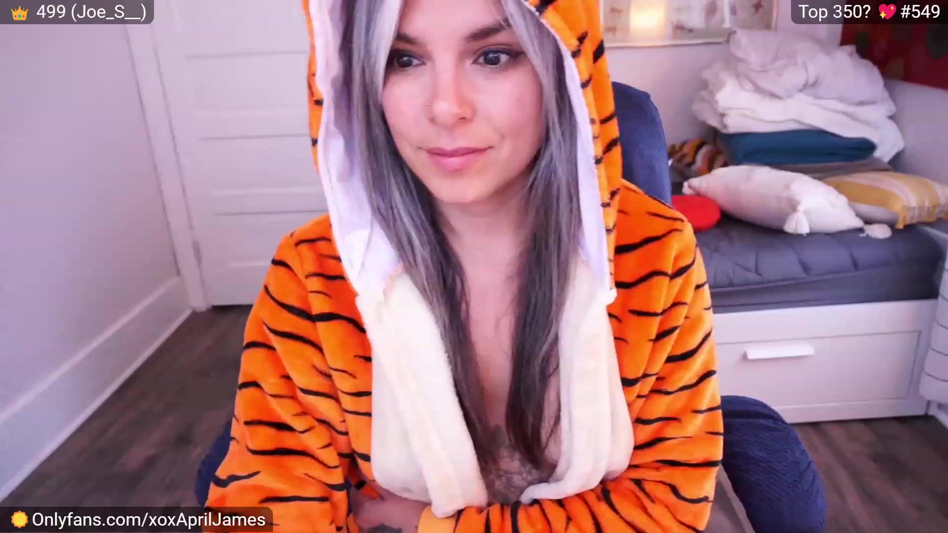 Gallery image thumbnail from AprilJames's myfreecams stream on, 06/10/2023, 18:14 image 4 of 20
