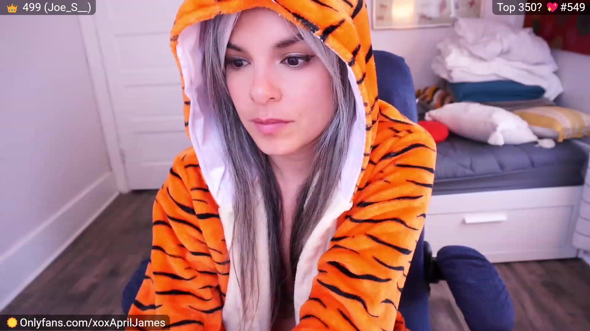 Gallery image thumbnail from AprilJames's myfreecams stream on, 06/10/2023, 18:14 image 3 of 20