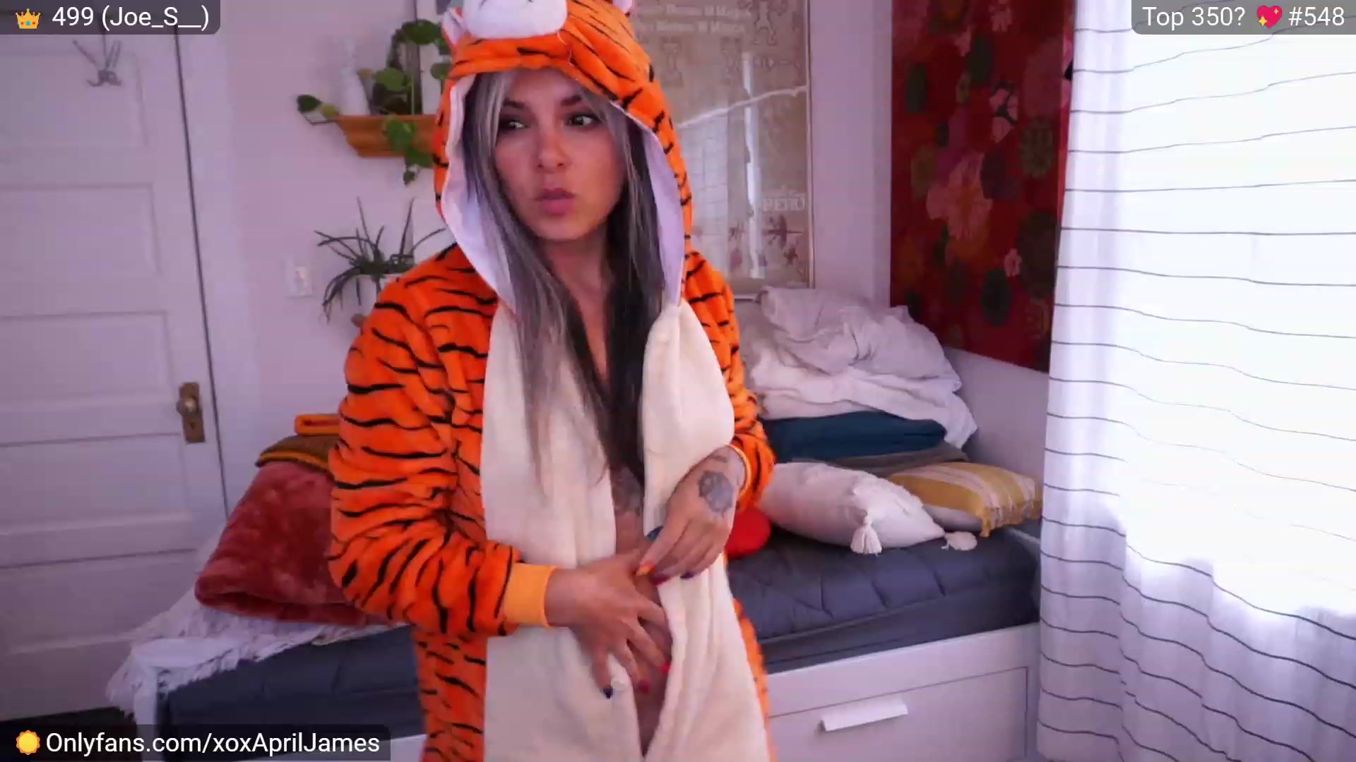 Gallery image thumbnail from AprilJames's myfreecams stream on, 06/10/2023, 18:14 image 6 of 20