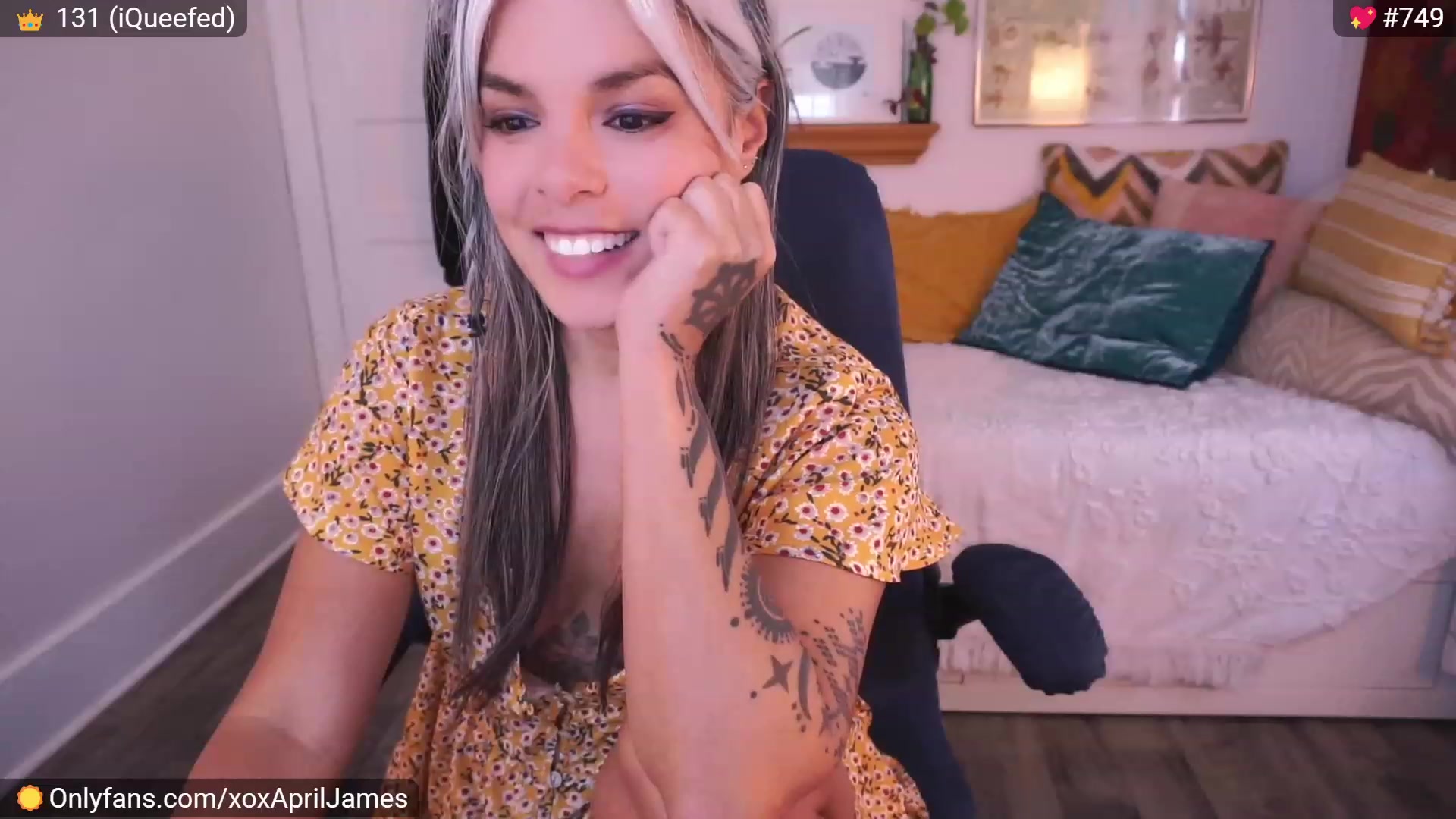 Gallery image thumbnail from AprilJames's myfreecams stream on, 06/18/2023, 18:09 image 13 of 20