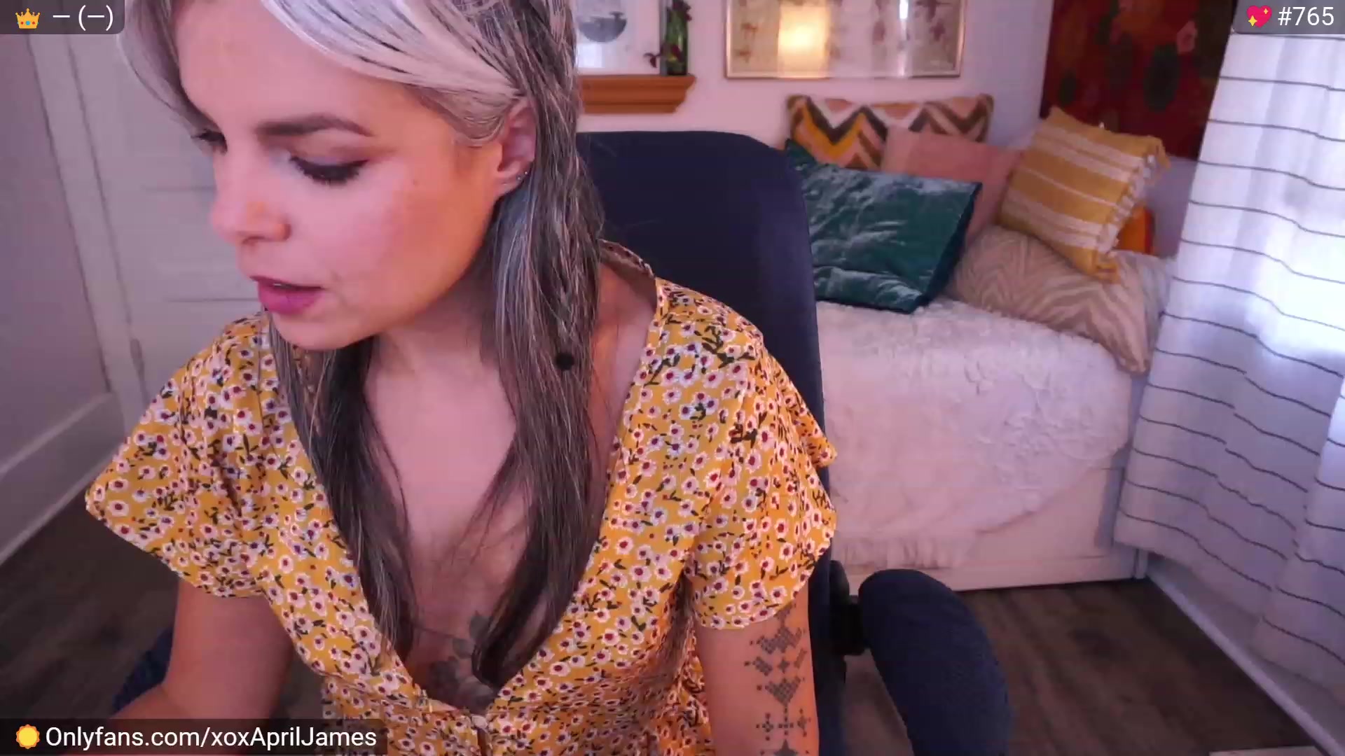 Gallery image thumbnail from AprilJames's myfreecams stream on, 06/18/2023, 18:09 image 1 of 20