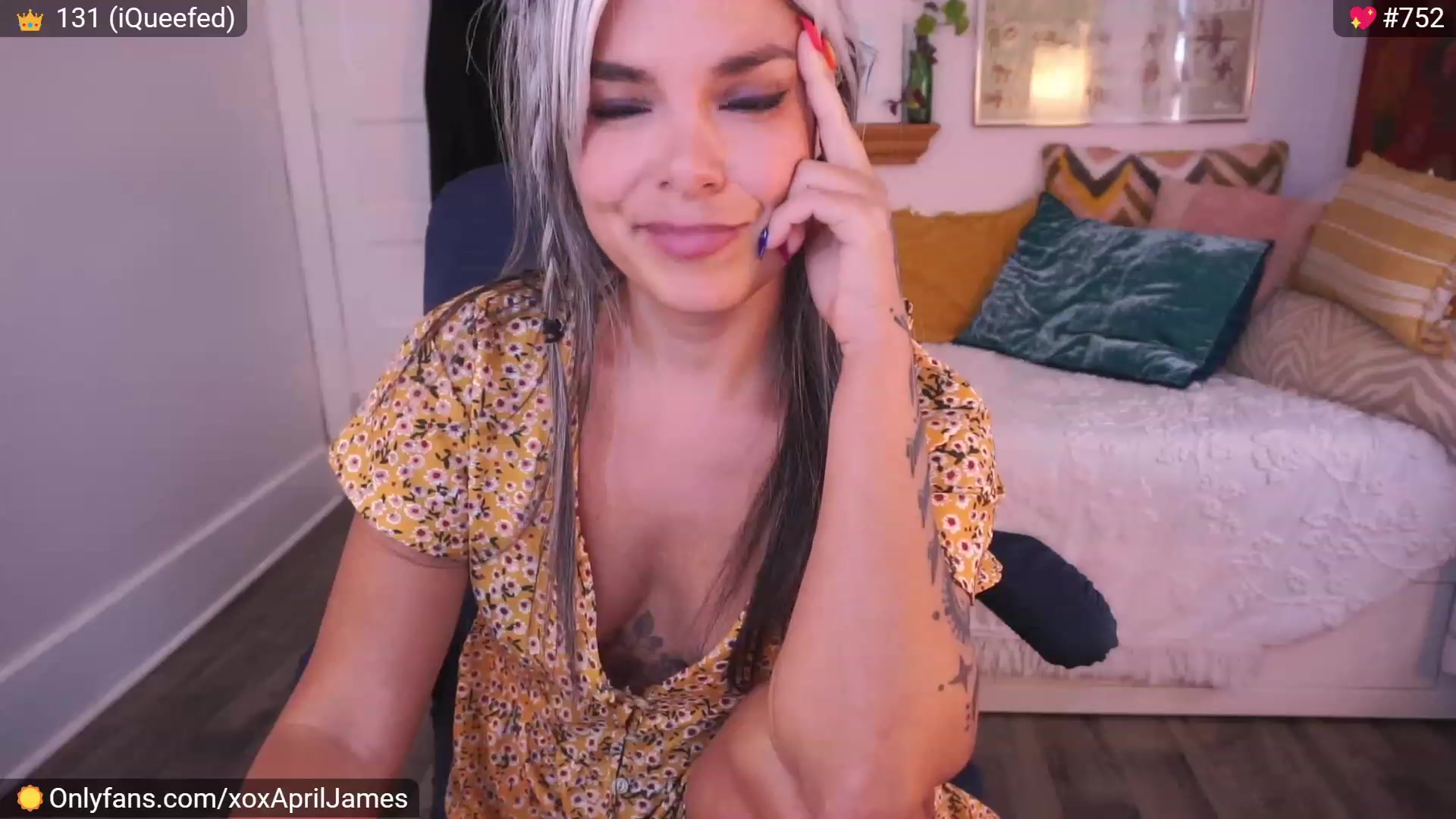 Gallery image thumbnail from AprilJames's myfreecams stream on, 06/18/2023, 18:09 image 10 of 20
