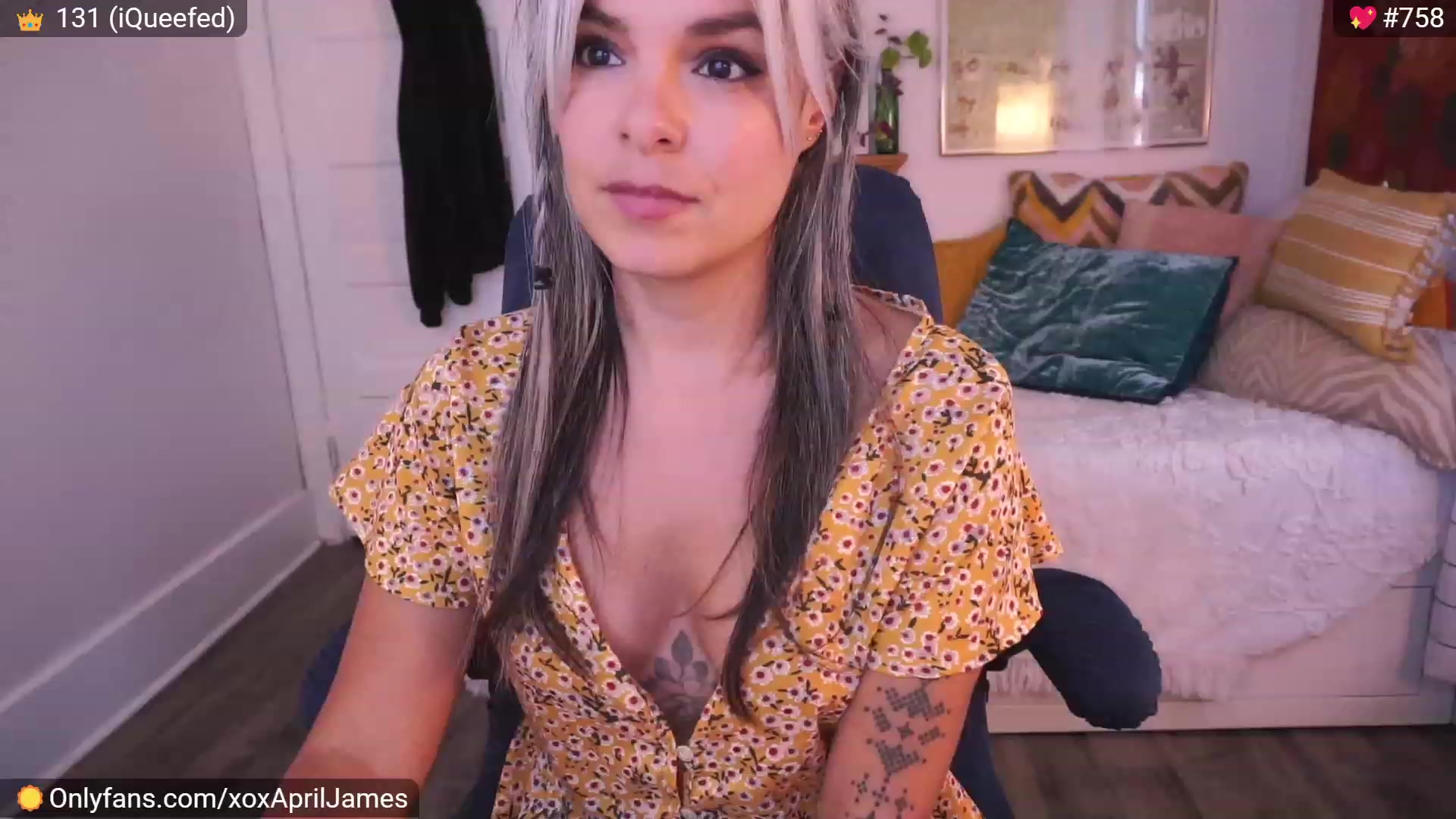 Gallery image thumbnail from AprilJames's myfreecams stream on, 06/18/2023, 18:09 image 8 of 20
