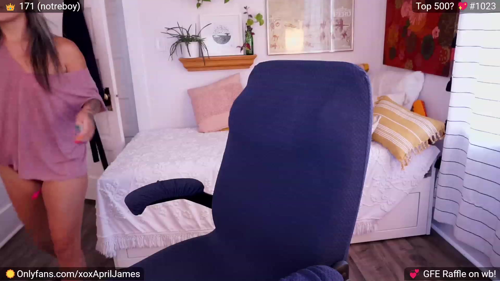 Gallery image thumbnail from AprilJames's myfreecams stream on, 07/01/2023, 18:18 image 14 of 20