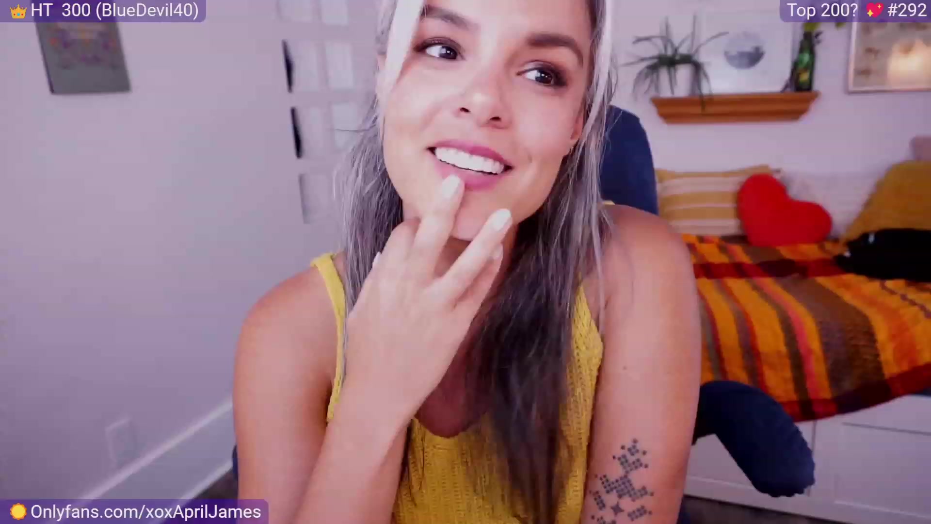 Gallery image thumbnail from AprilJames's myfreecams stream on, 08/17/2023, 23:25 image 9 of 20