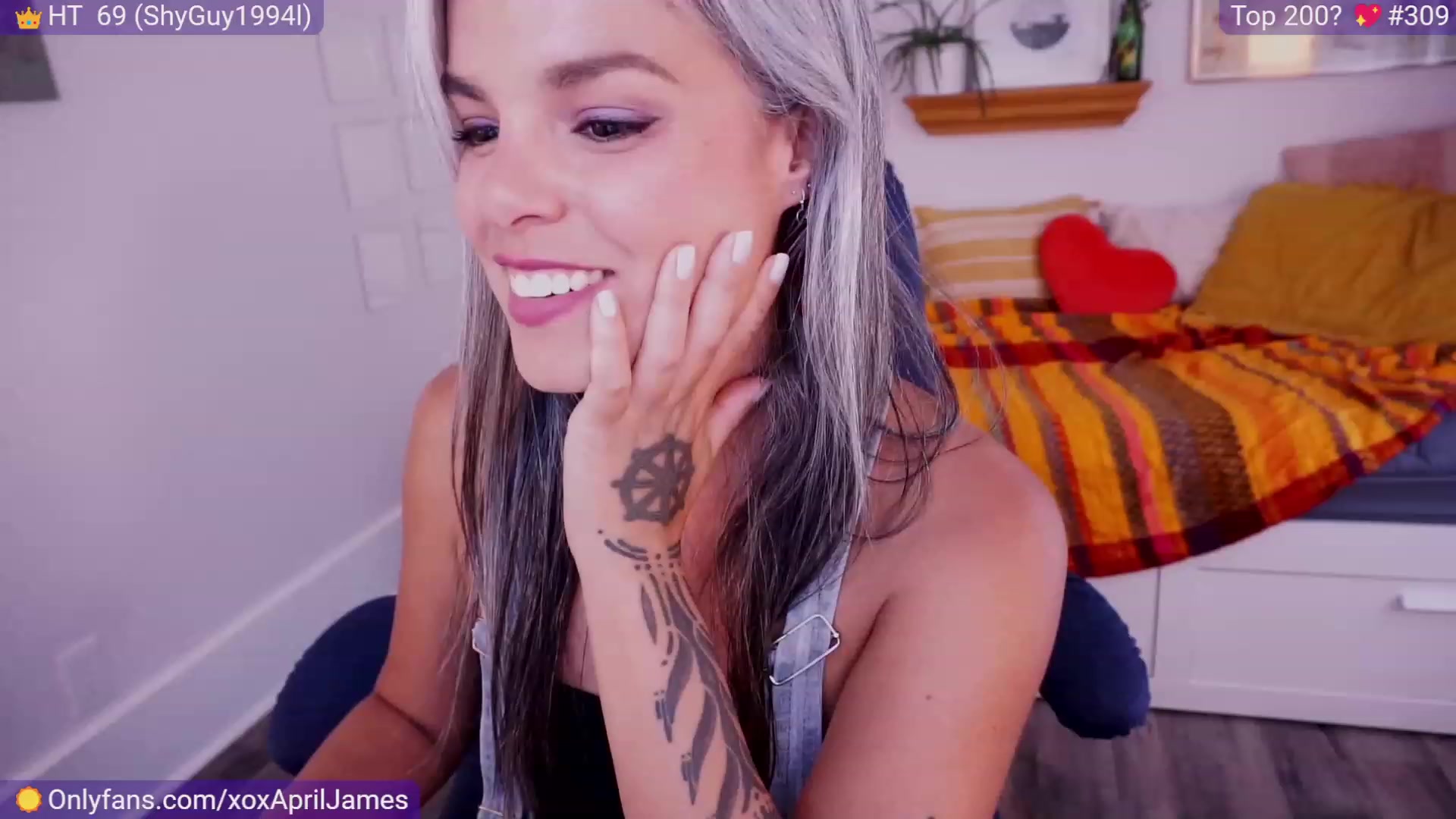 Gallery image thumbnail from AprilJames's myfreecams stream on, 08/18/2023, 19:35 image 2 of 20