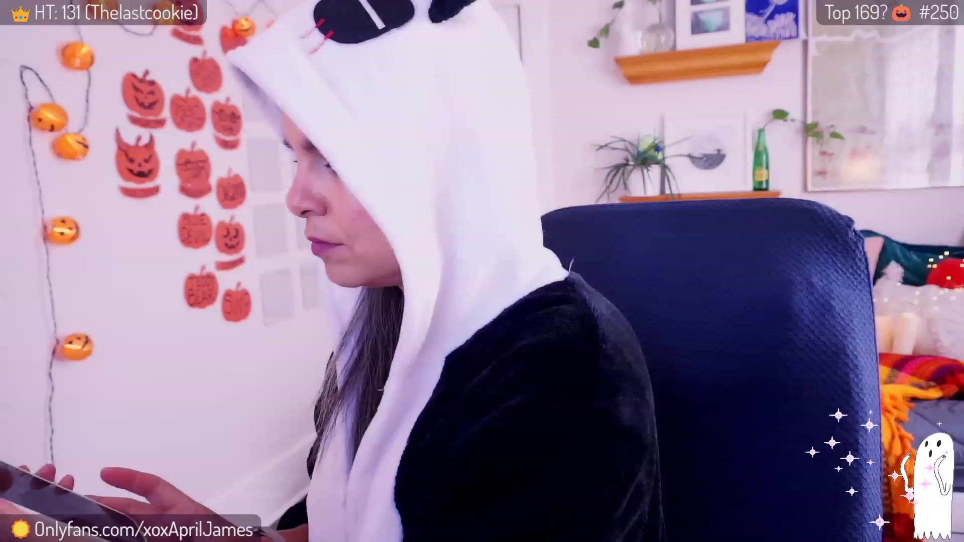 Gallery image thumbnail from AprilJames's myfreecams stream on, 10/18/2023, 18:39 image 10 of 20