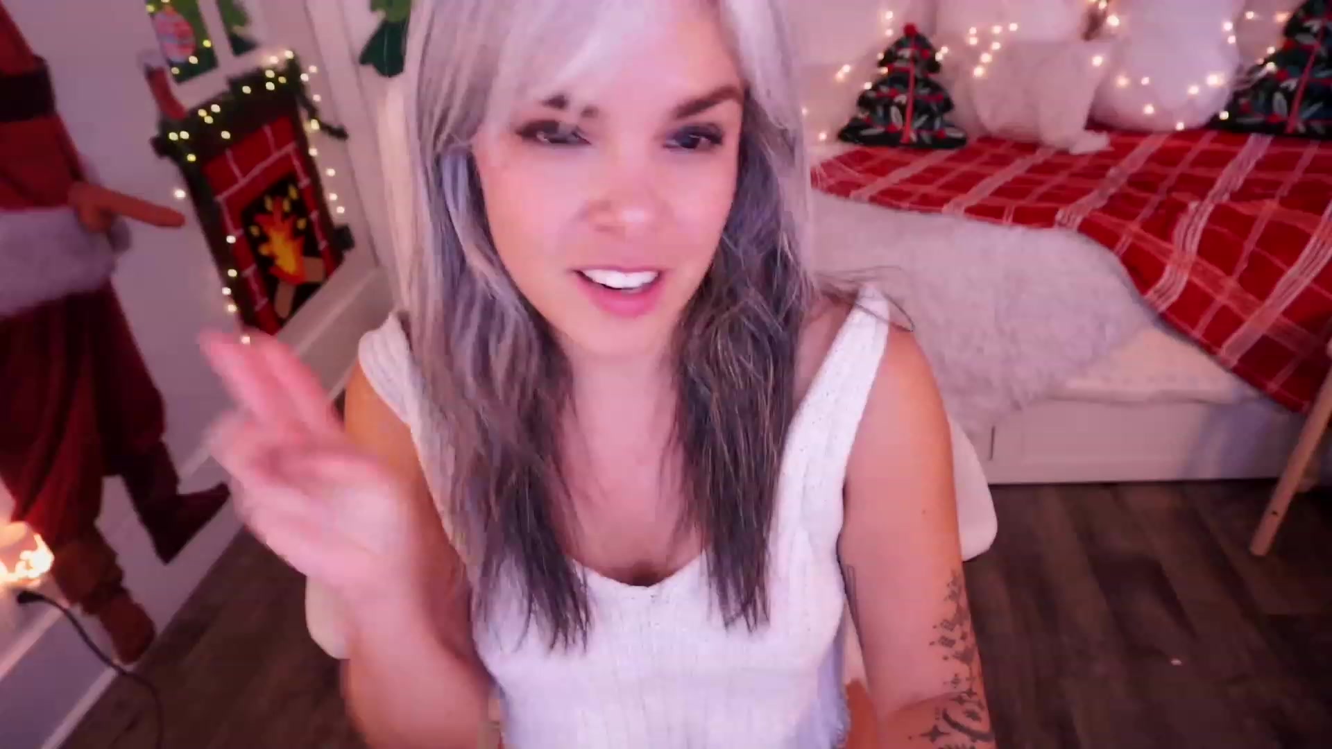 Gallery image thumbnail from AprilJames's myfreecams stream on, 11/30/2023, 23:14 image 7 of 20