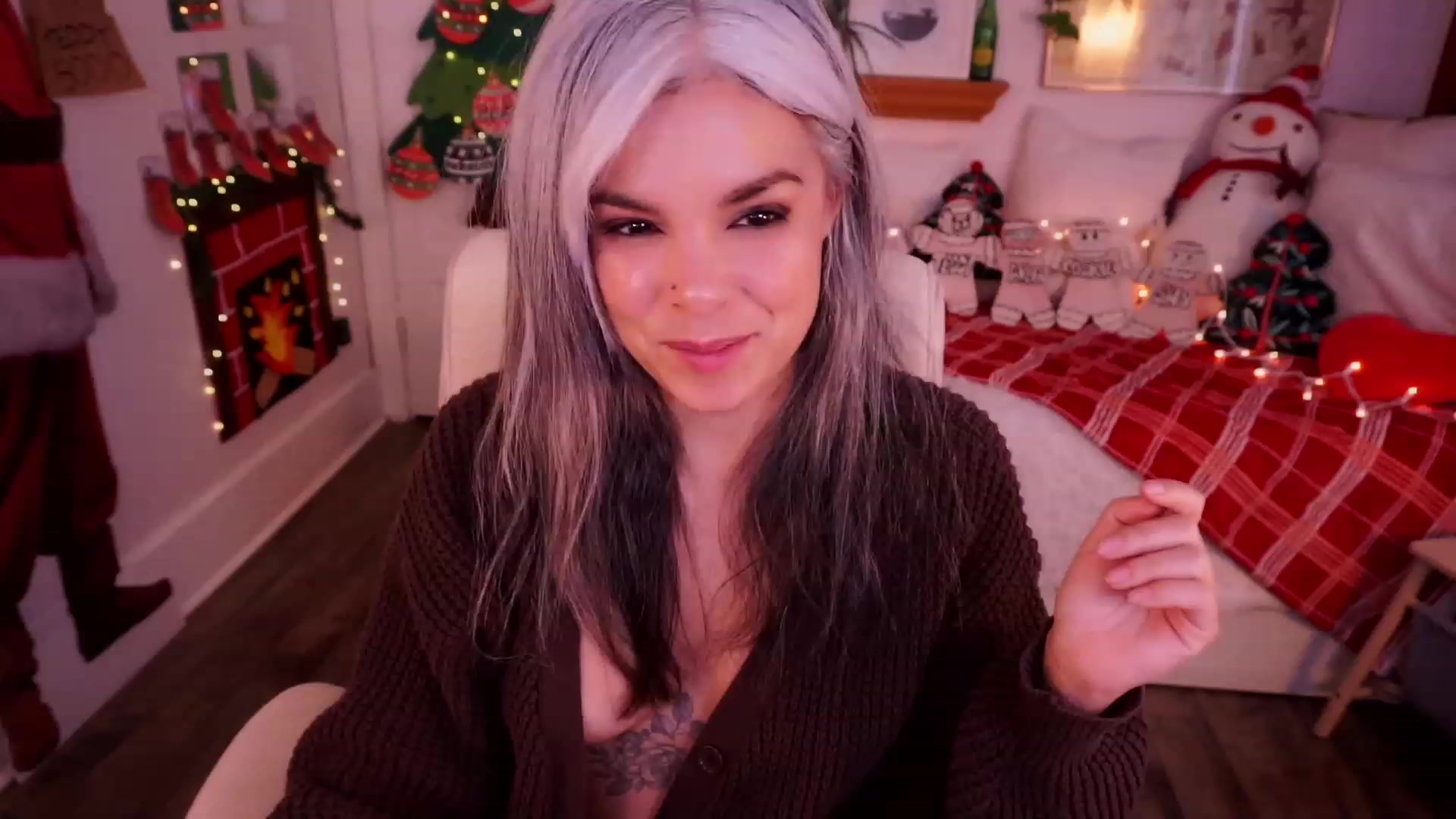 Gallery image thumbnail from AprilJames's myfreecams stream on, 12/08/2023, 21:35 image 8 of 20