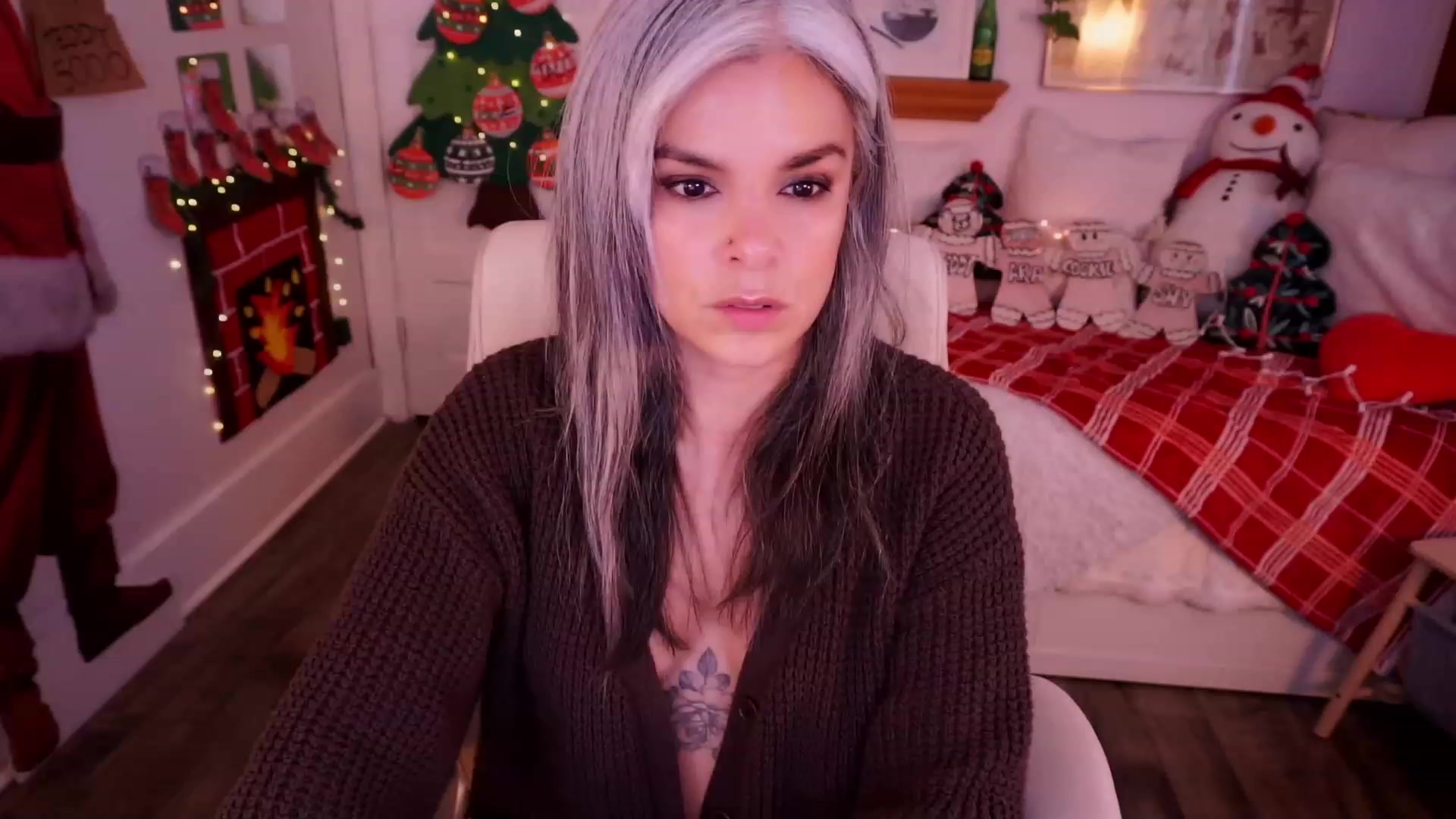 Gallery image thumbnail from AprilJames's myfreecams stream on, 12/08/2023, 21:35 image 10 of 20