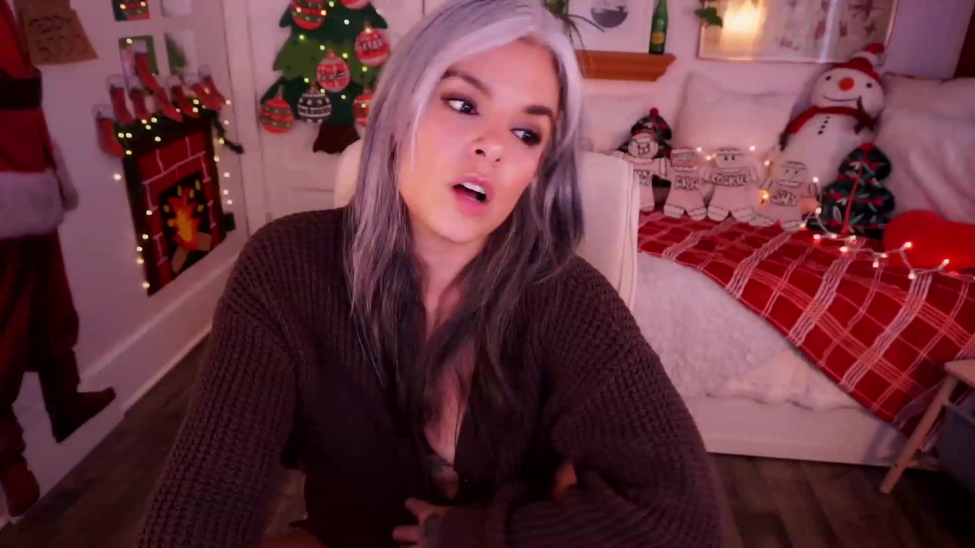 Gallery image thumbnail from AprilJames's myfreecams stream on, 12/08/2023, 21:35 image 5 of 20