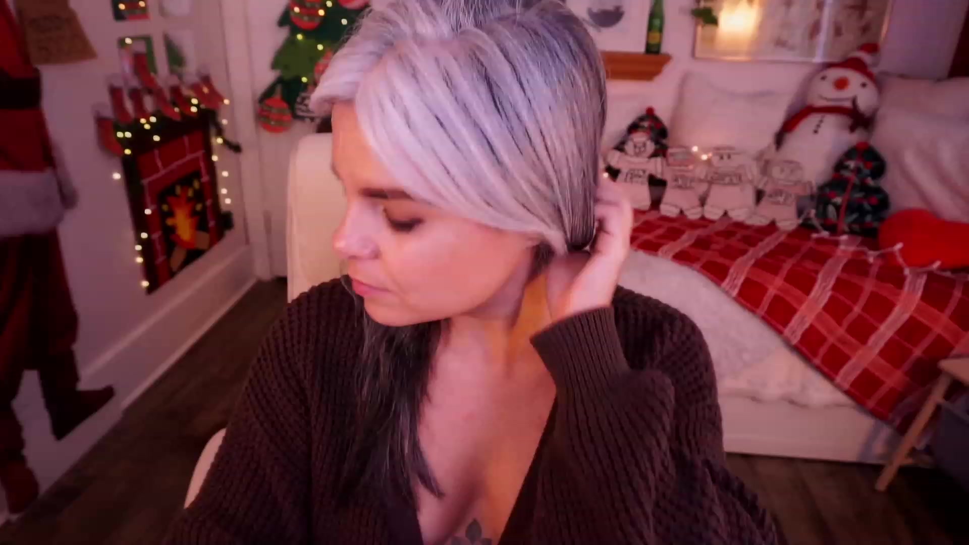 Gallery image thumbnail from AprilJames's myfreecams stream on, 12/08/2023, 21:35 image 18 of 20