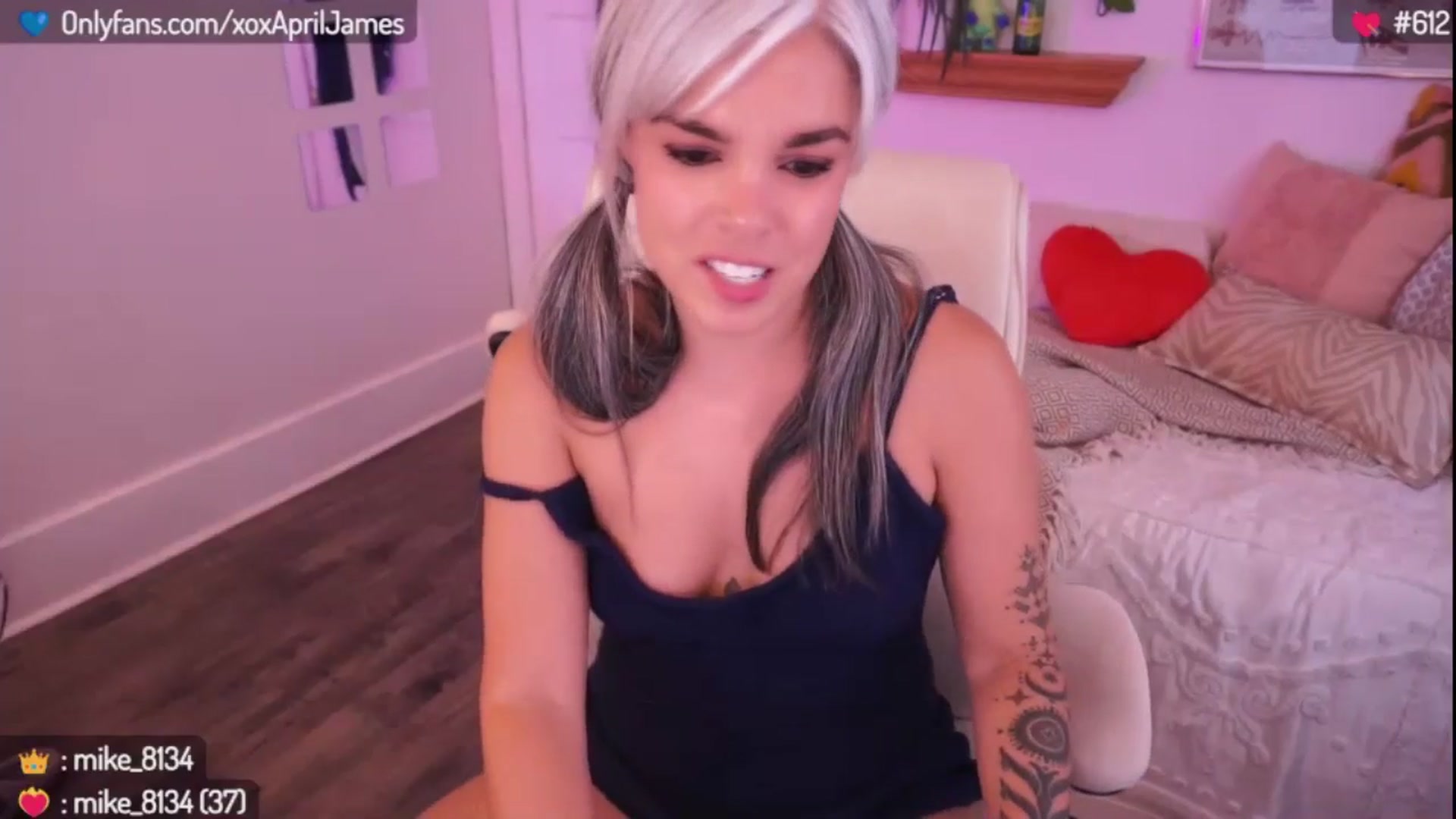 Gallery image thumbnail from AprilJames's myfreecams stream on, 04/18/2024, 20:16 image 10 of 20