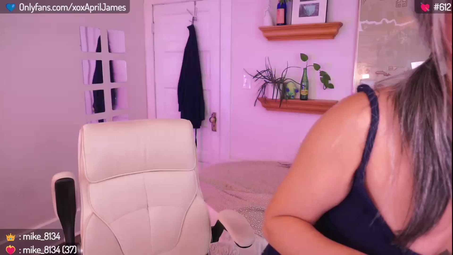 Gallery image thumbnail from AprilJames's myfreecams stream on, 04/18/2024, 20:16 image 11 of 20