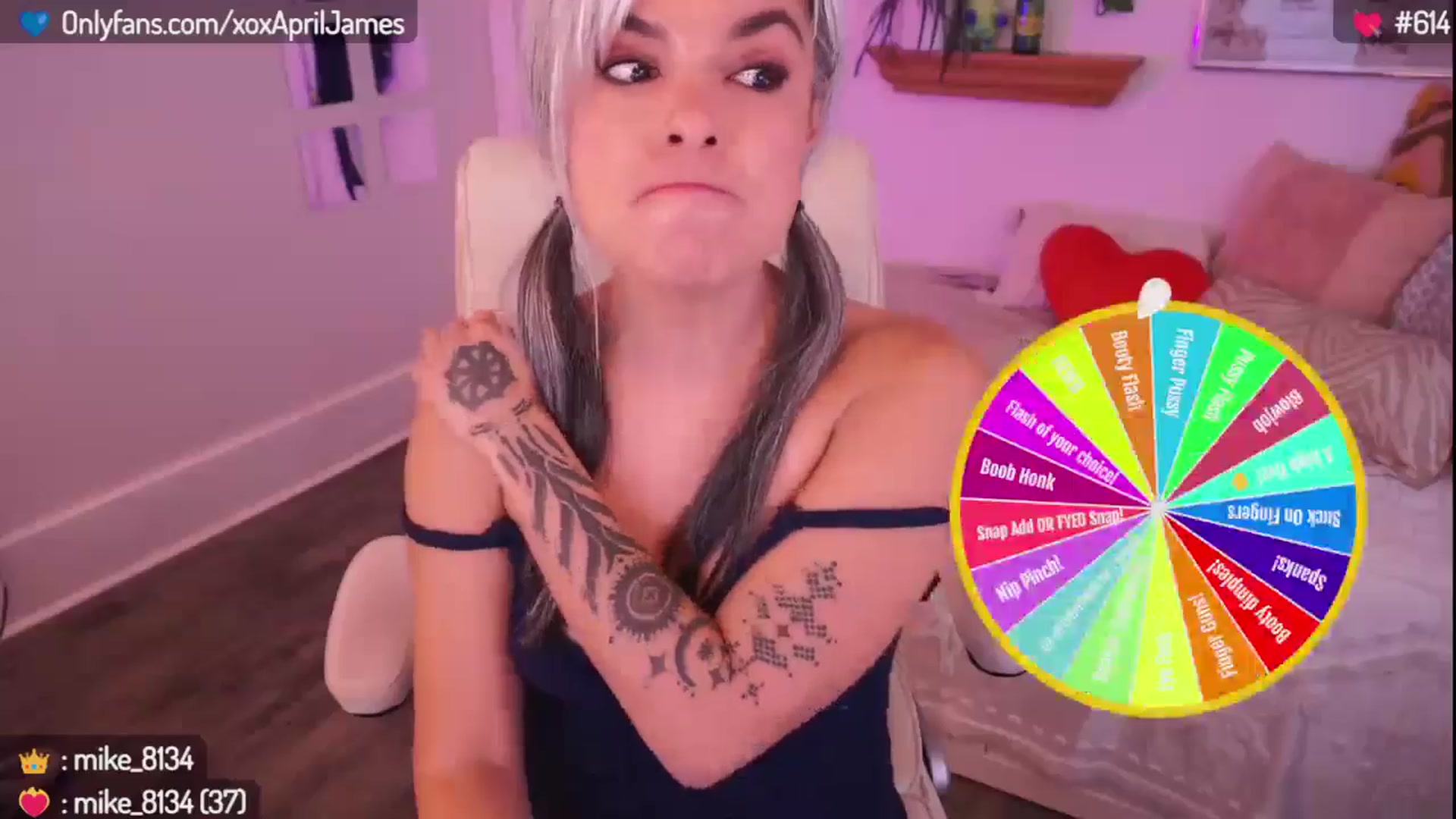 Gallery image thumbnail from AprilJames's myfreecams stream on, 04/18/2024, 20:16 image 7 of 20