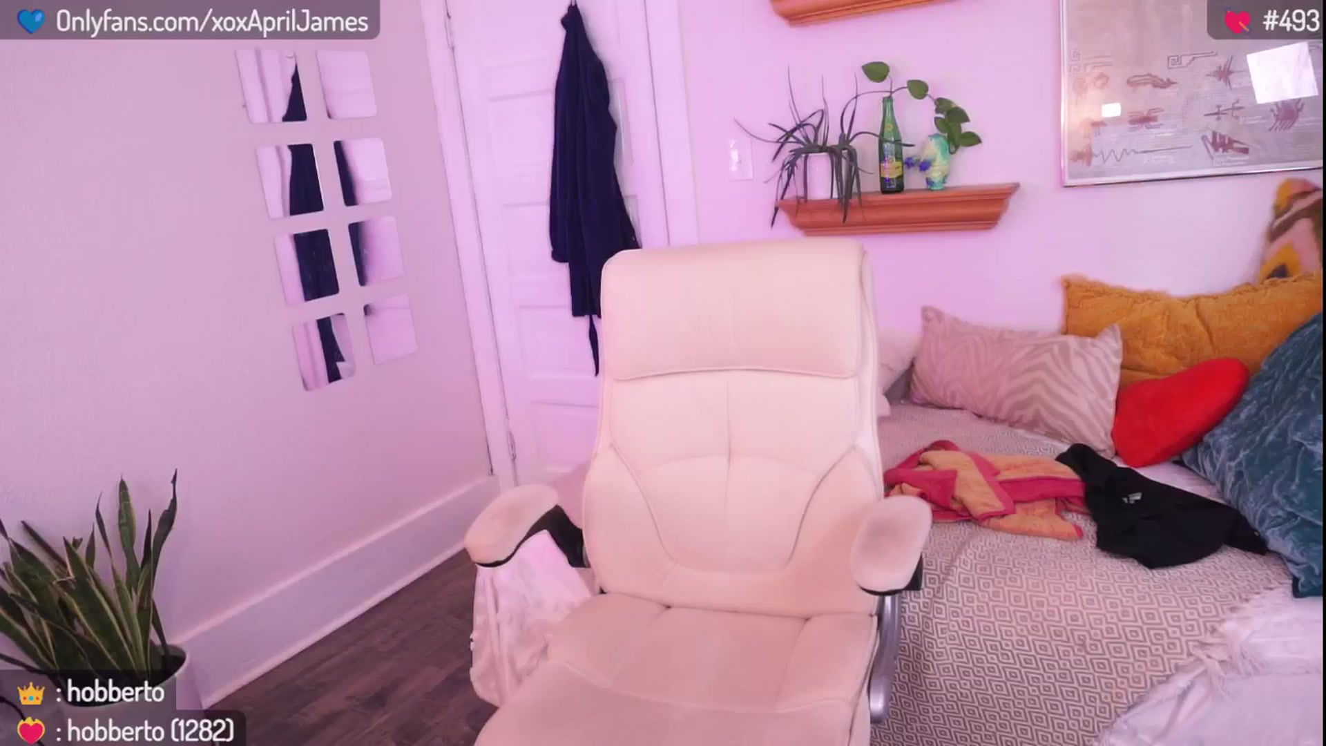 Gallery image thumbnail from AprilJames's myfreecams stream on, 05/14/2024, 23:40 image 12 of 20