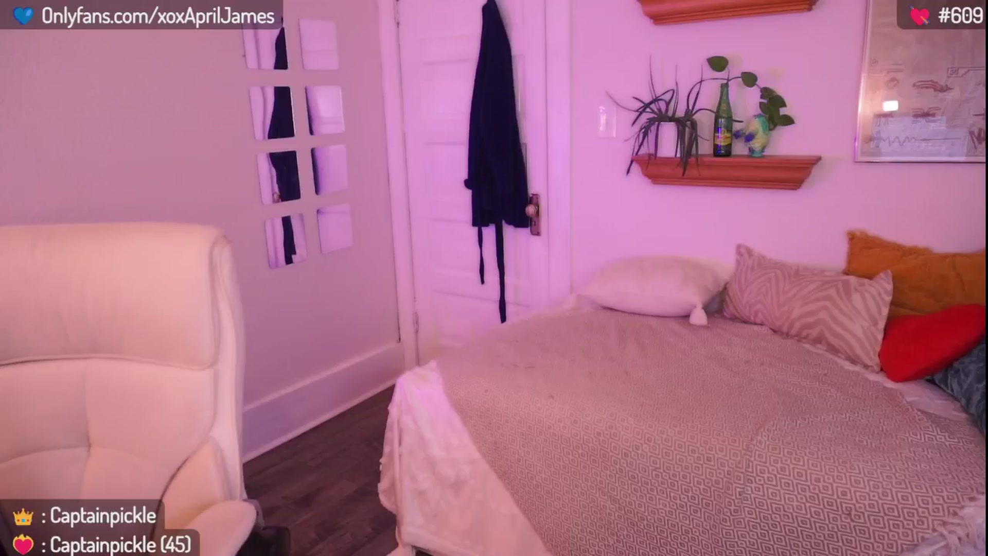 Gallery image thumbnail from AprilJames's myfreecams stream on, 05/14/2024, 23:40 image 2 of 20